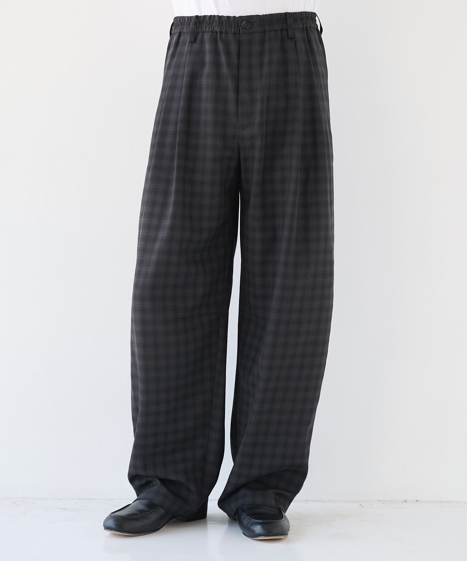 Extra Wool Easy Curve Pants STUDIOUS