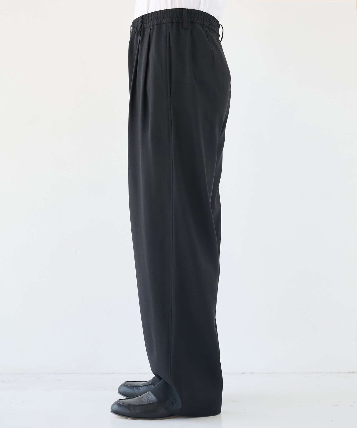 Extra Wool Easy Curve Pants STUDIOUS