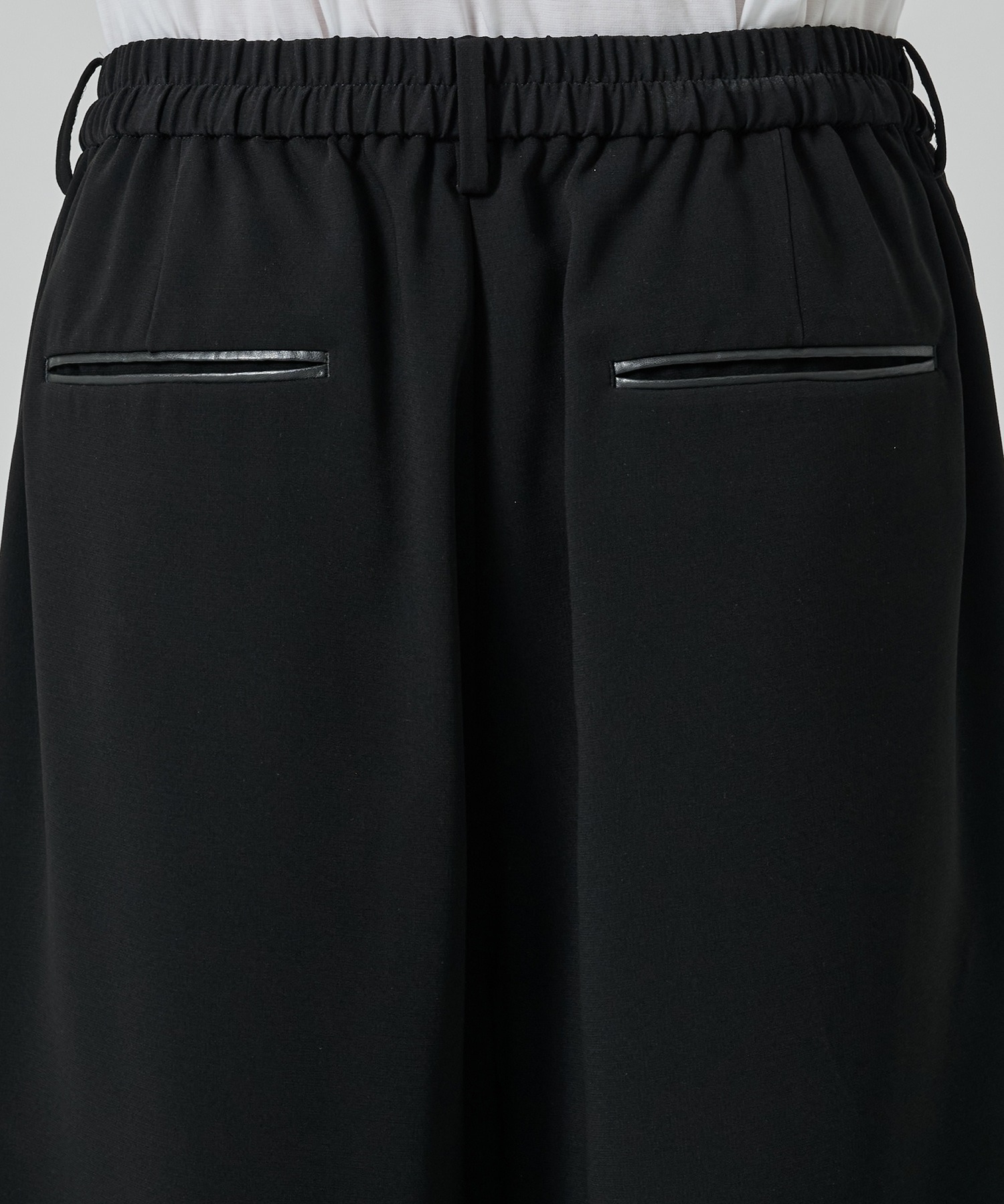 SUMMER ESSENTIAL SHORT PANTS STUDIOUS
