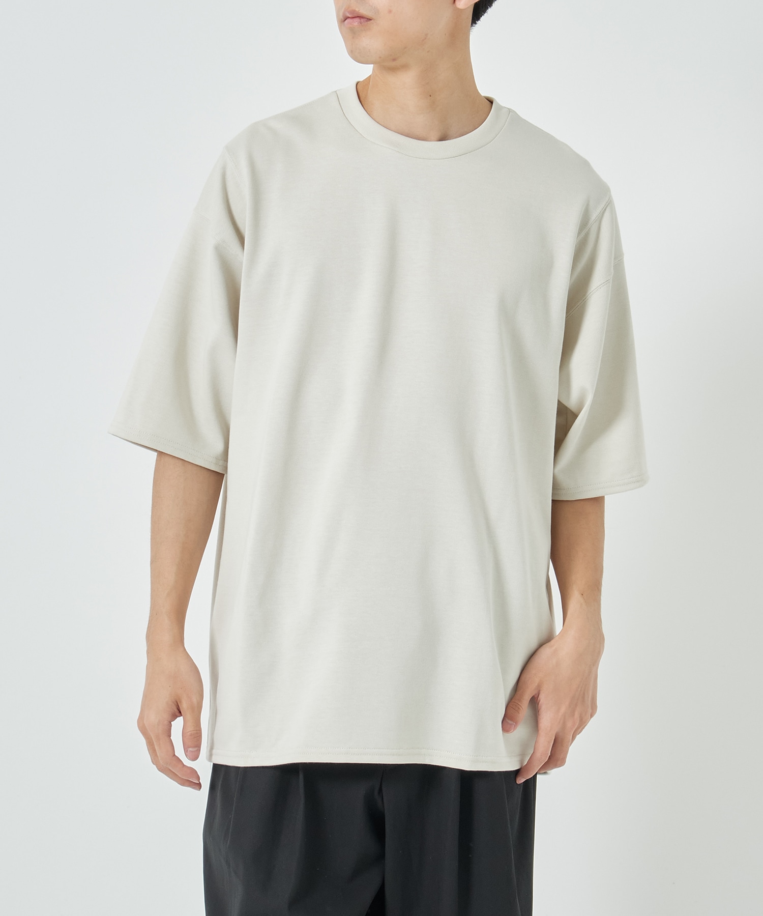 OFF WHITE