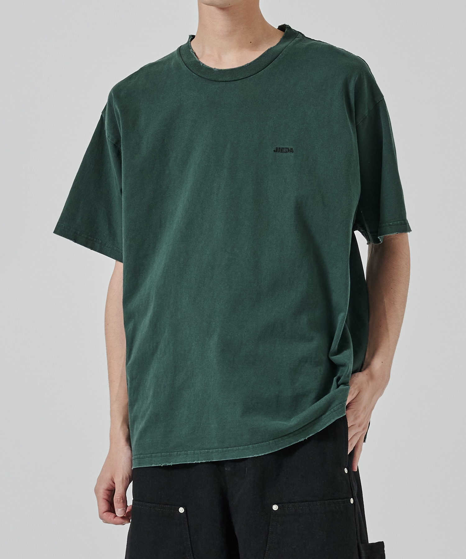 GREEN