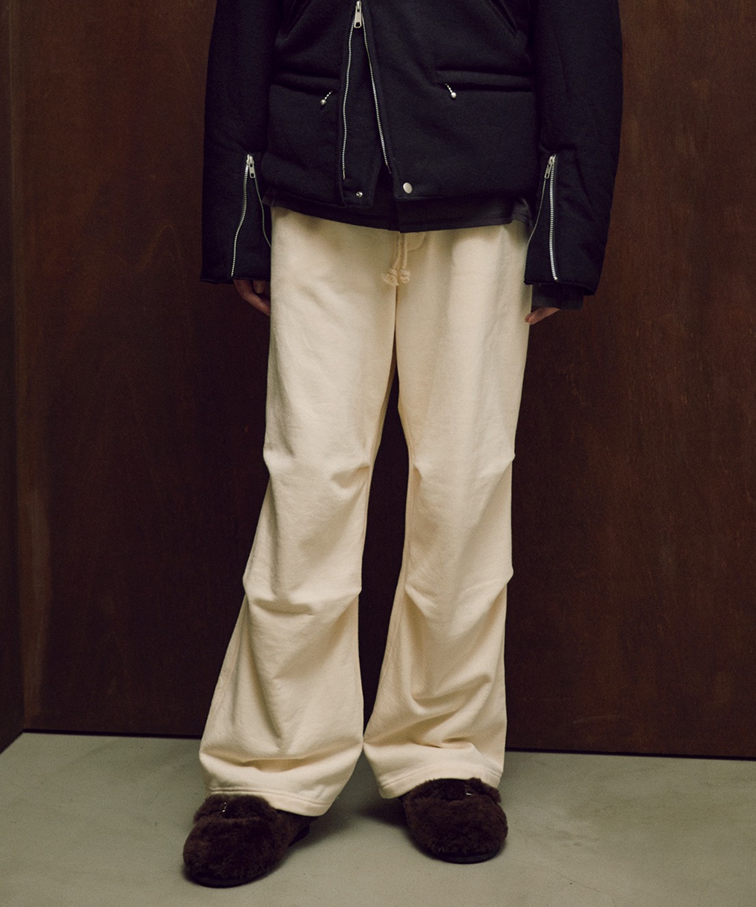 OFF WHITE