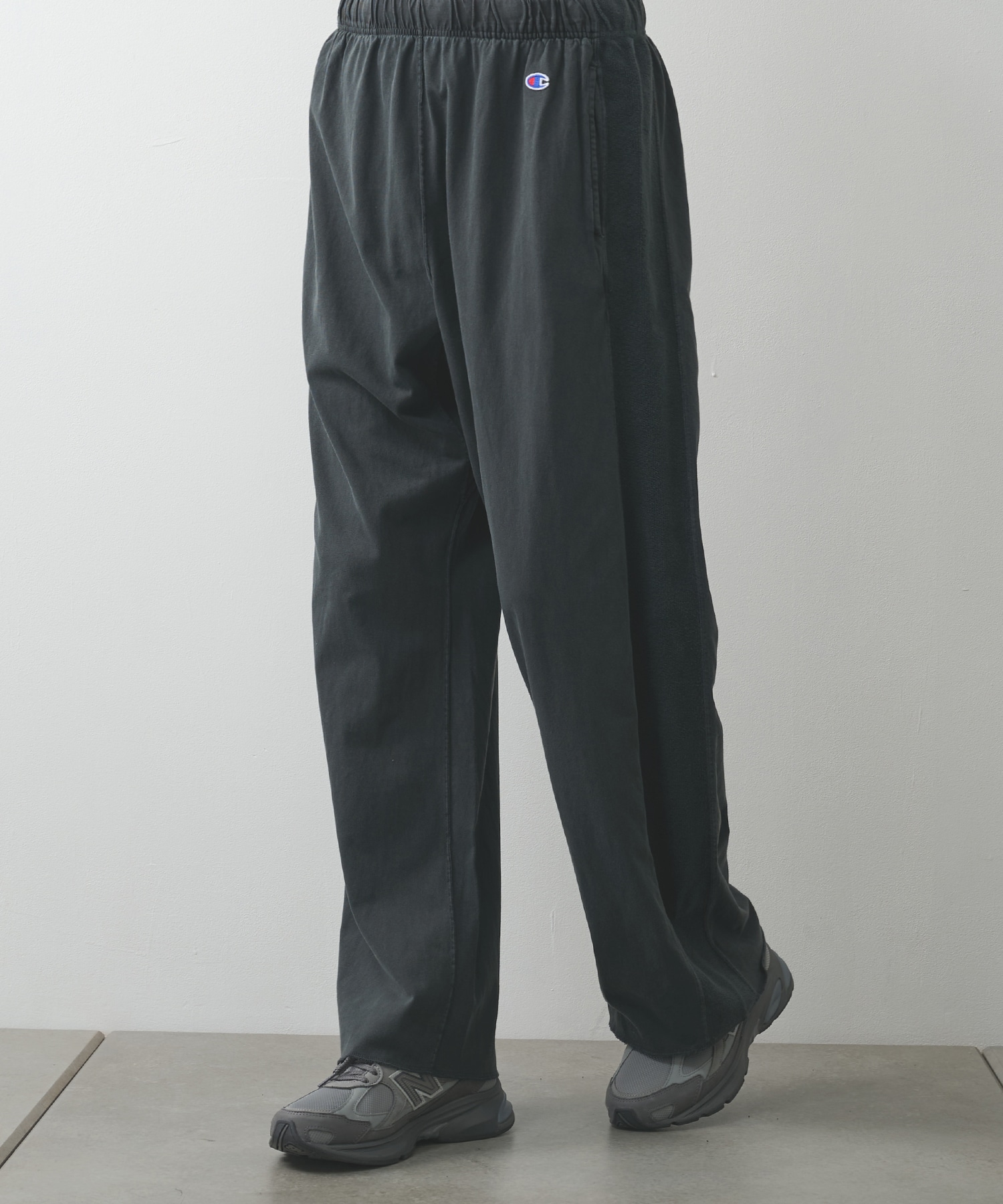 DARK GREY