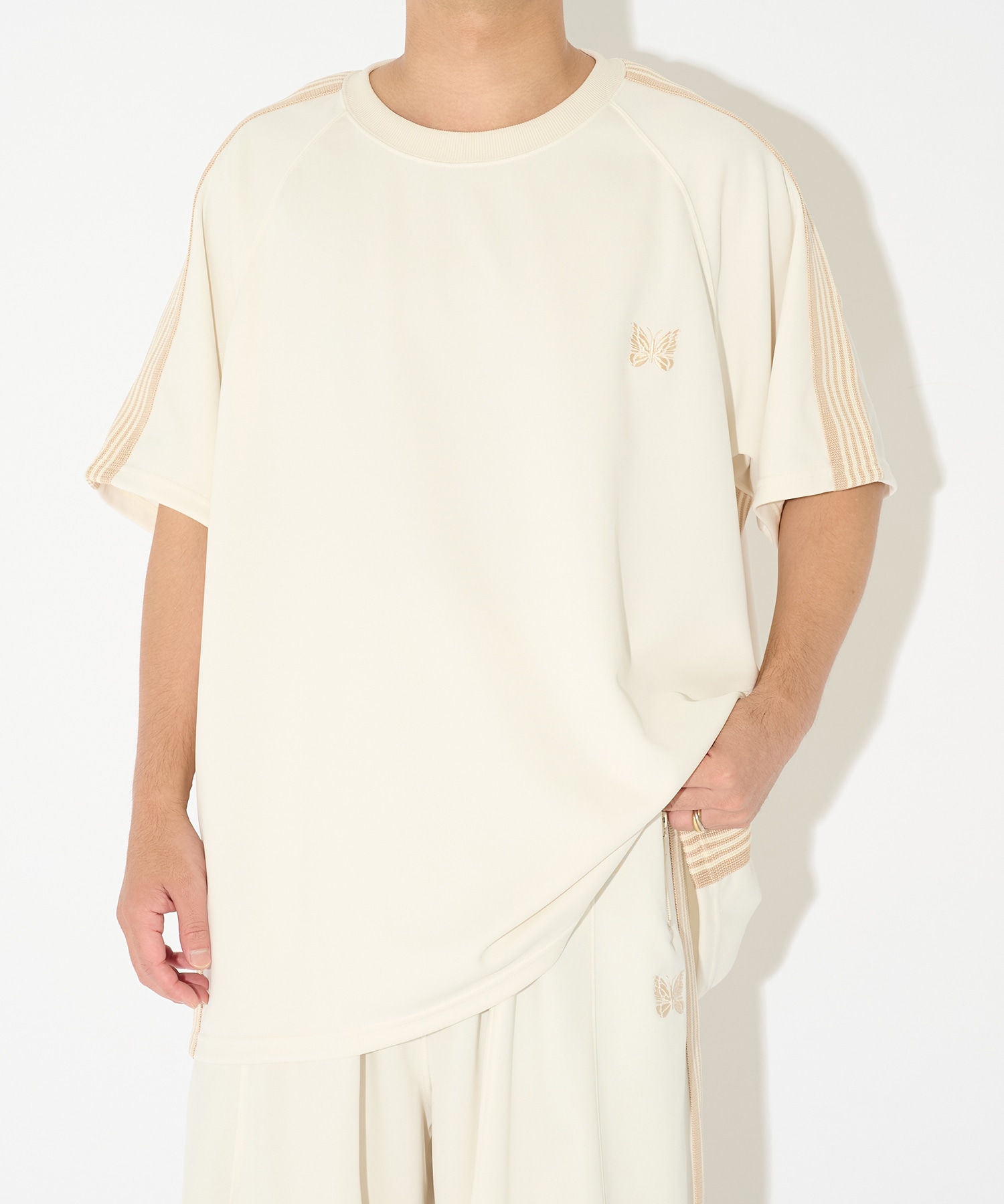 OFF WHITE