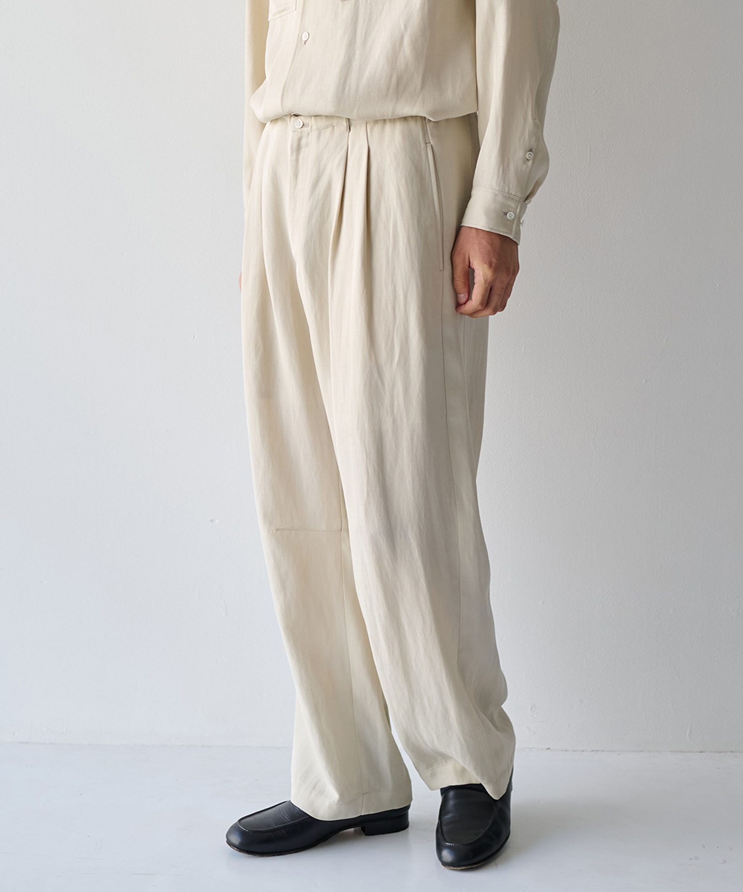 IVORY