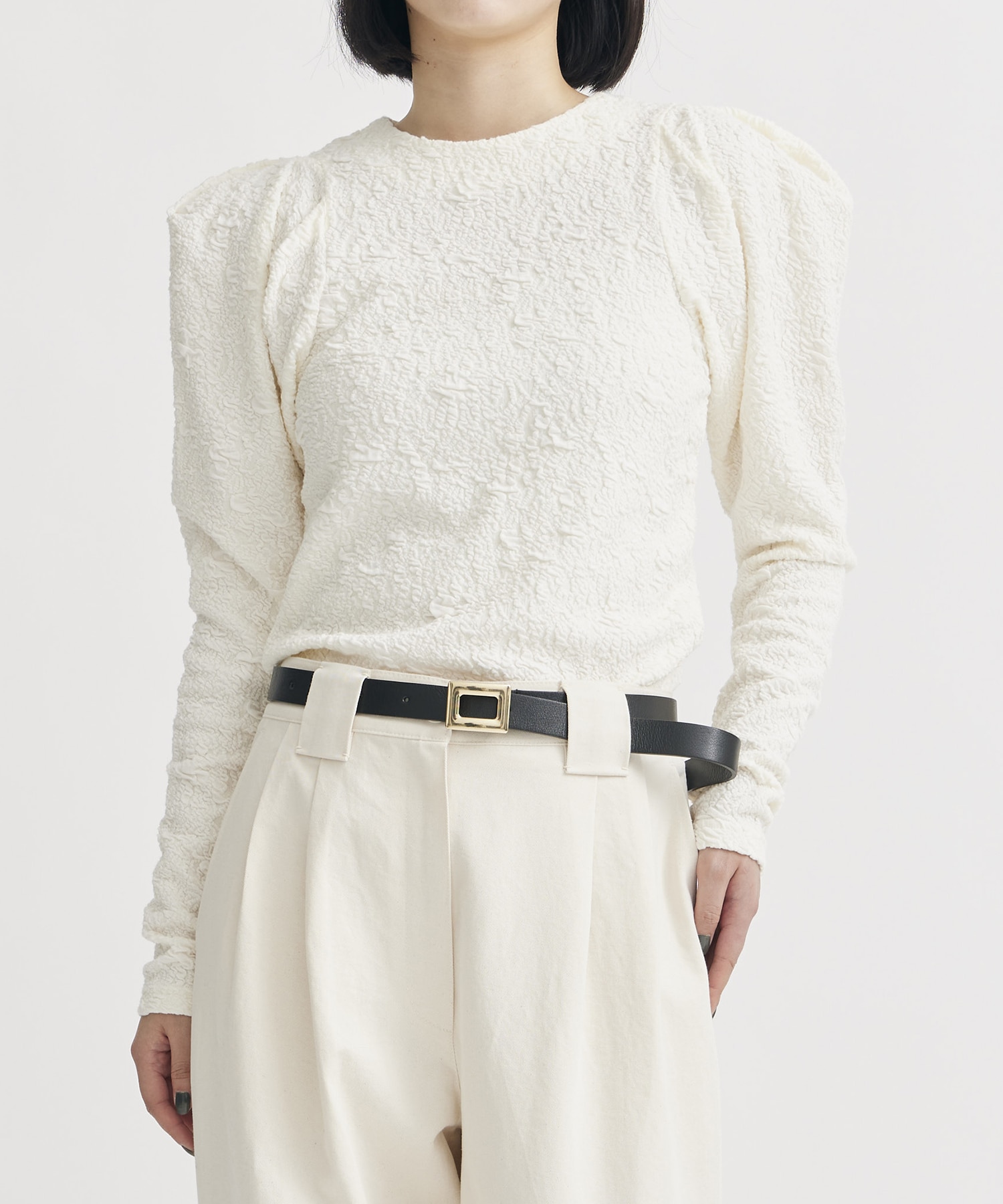 OFF WHITE