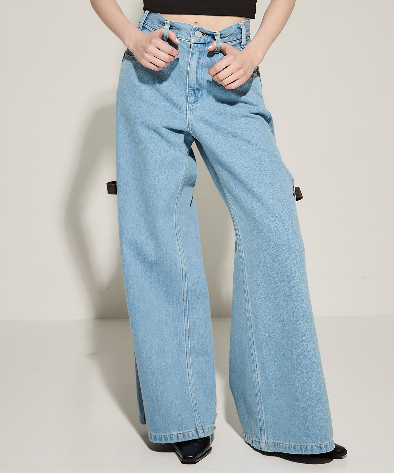 LIGHT BLUE