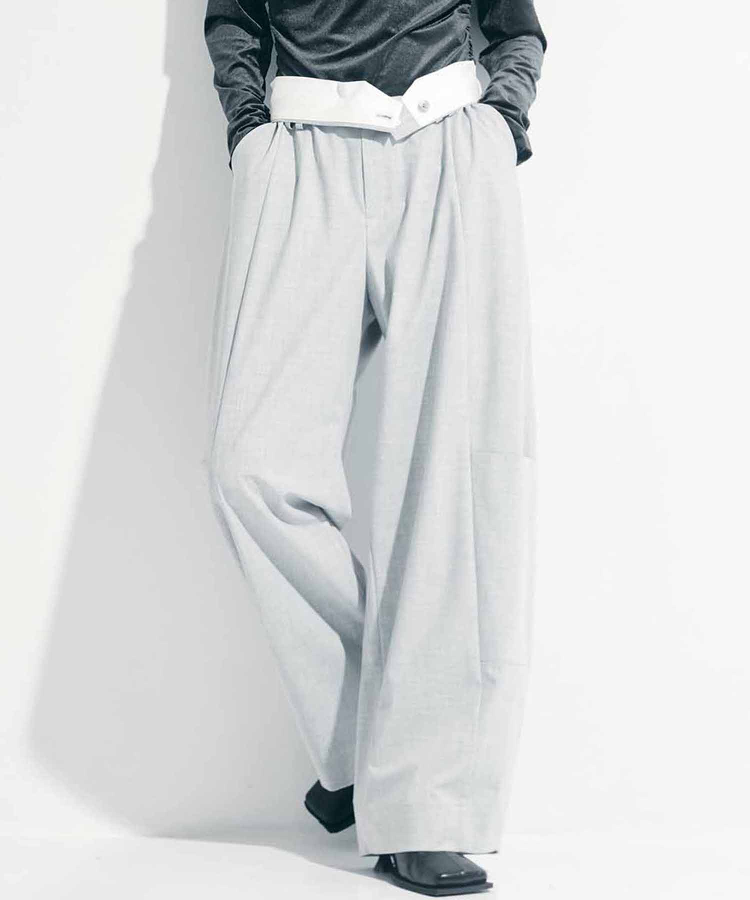 LIGHT GREY