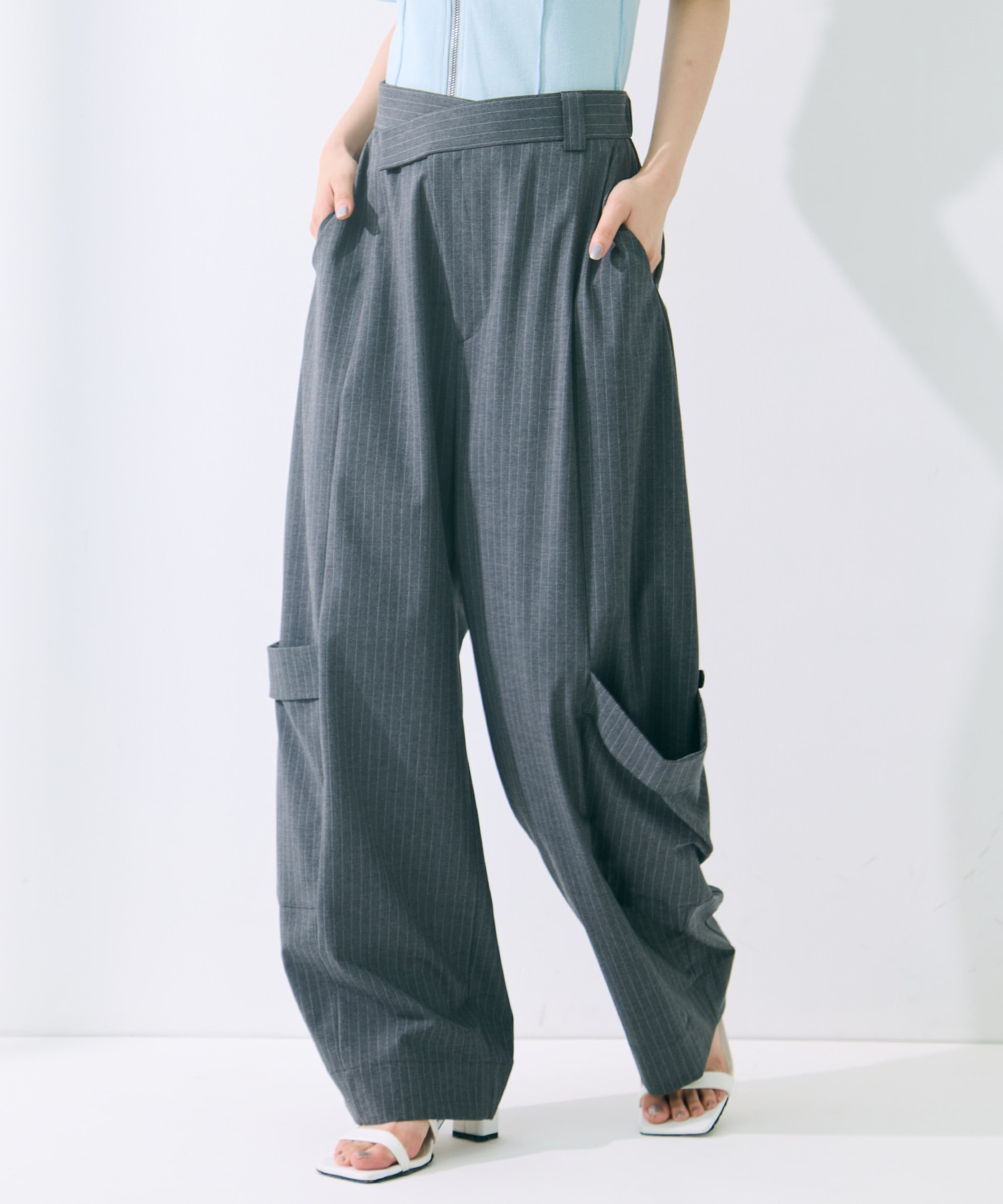 DARK GREY