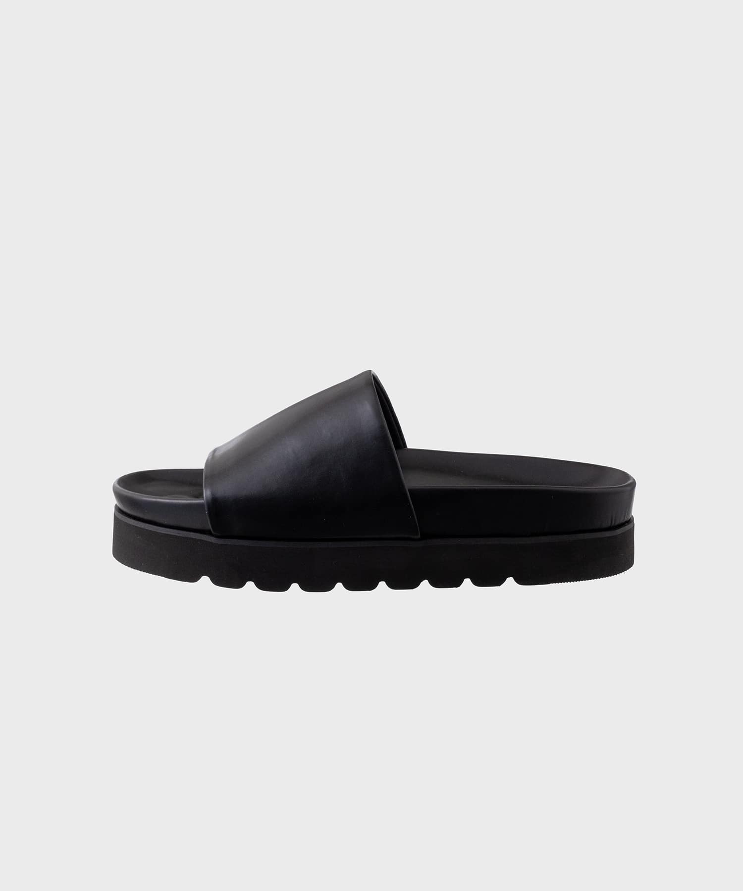 PLATFORM SHOWER SANDAL STUDIOUS
