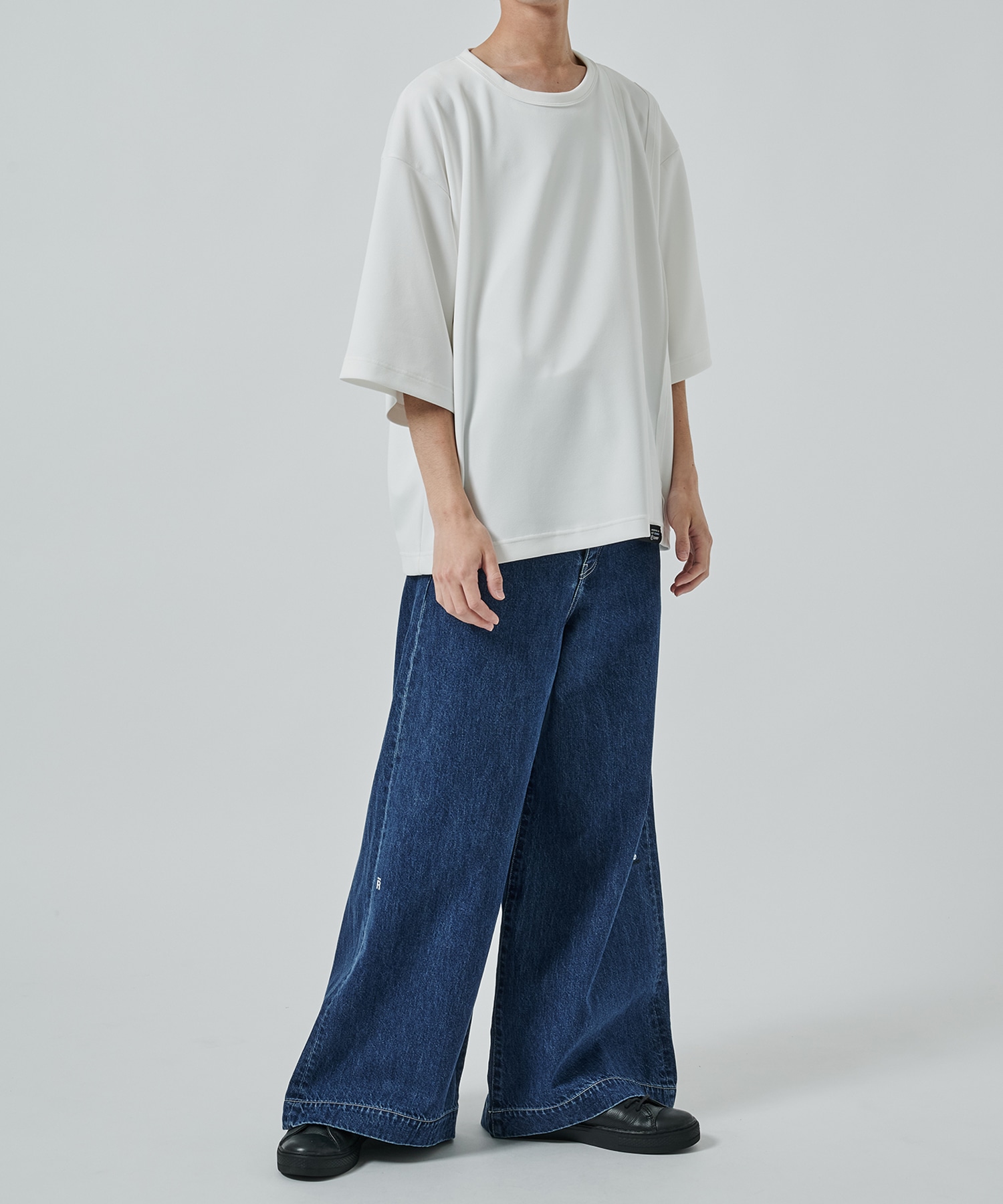 OVERSIZED TEE SHAREEF