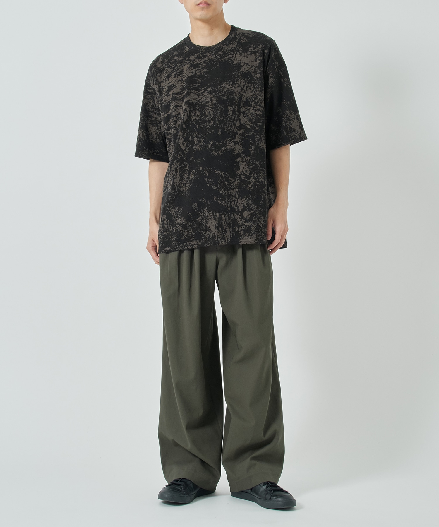 TRIPLE PLEATED EASY TROUSERS MARKAWARE/marka