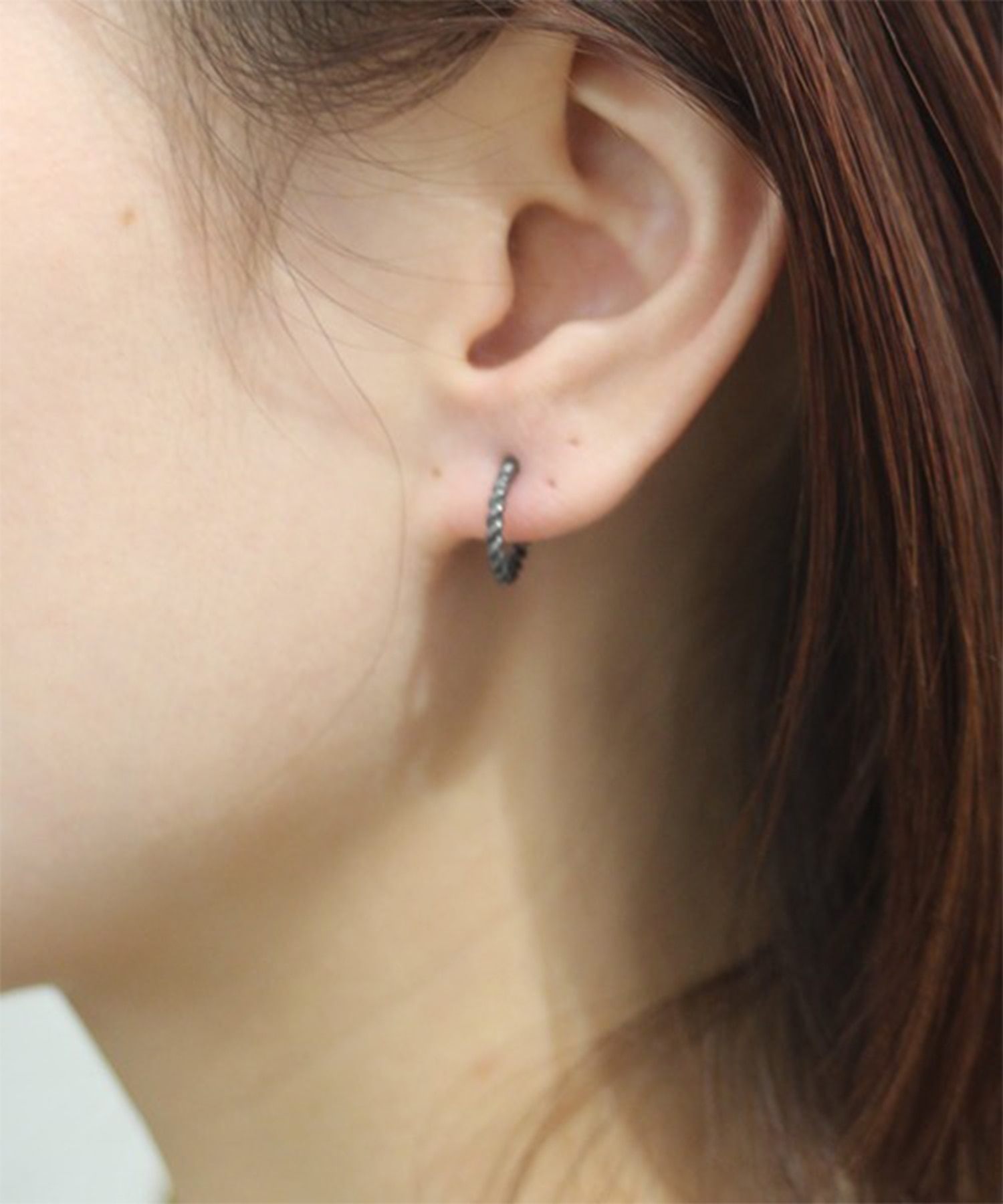 Sv twist pierce gifthand