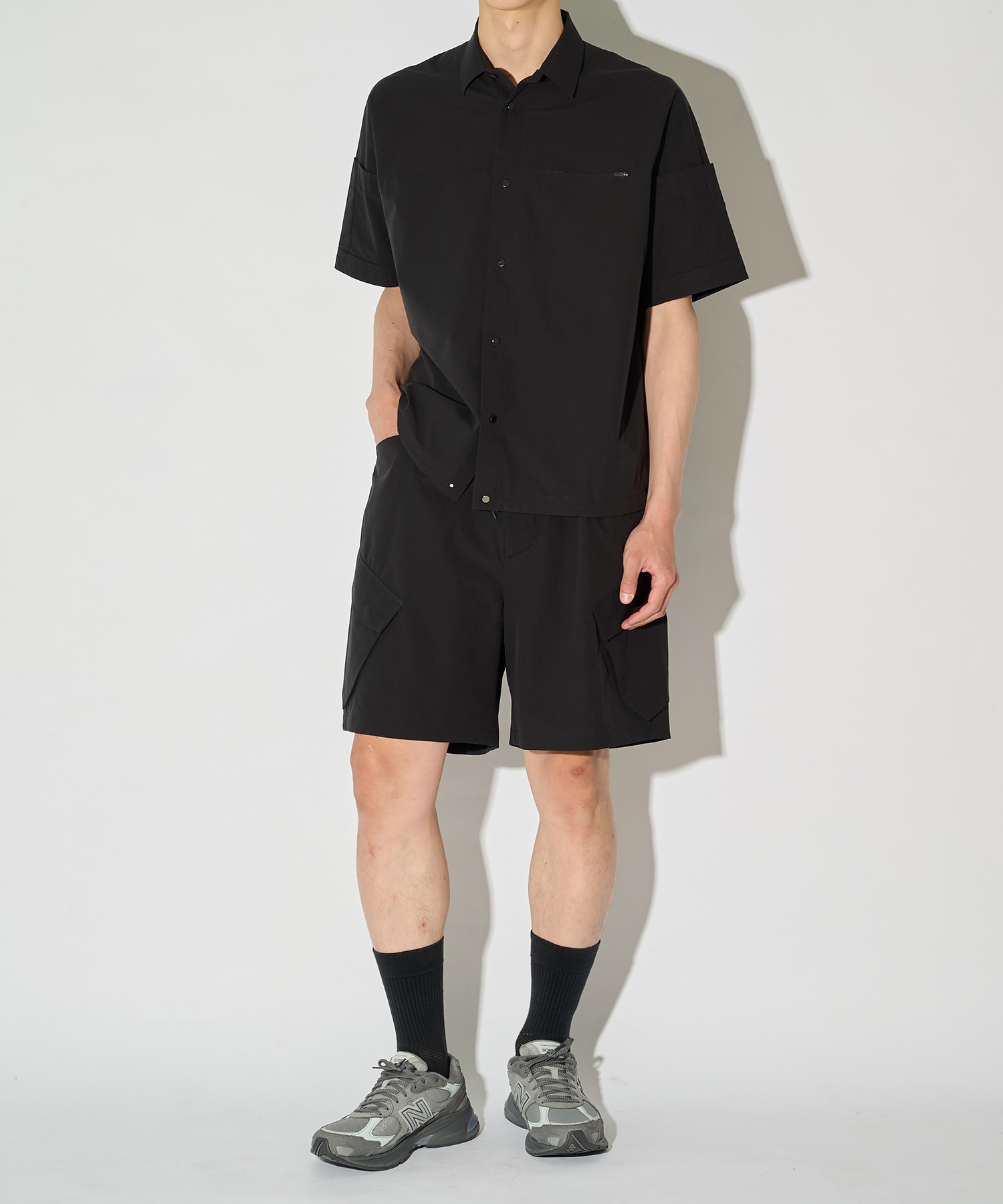 〈別注〉 BLK WIDE CARGO SHORT PANTS White Mountaineering