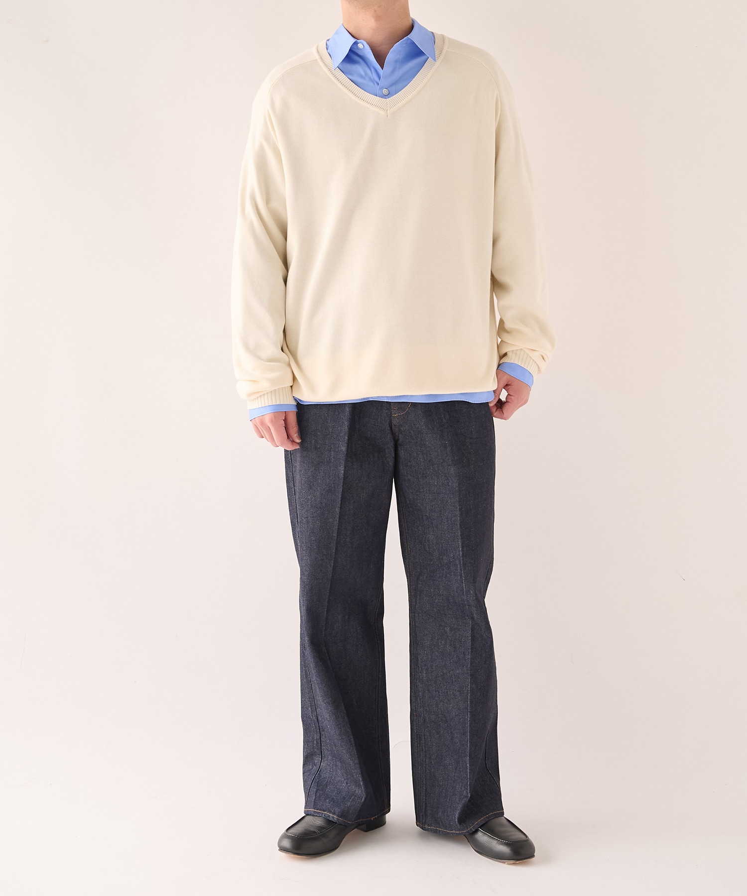 Smooth Silky V neck Knit STUDIOUS