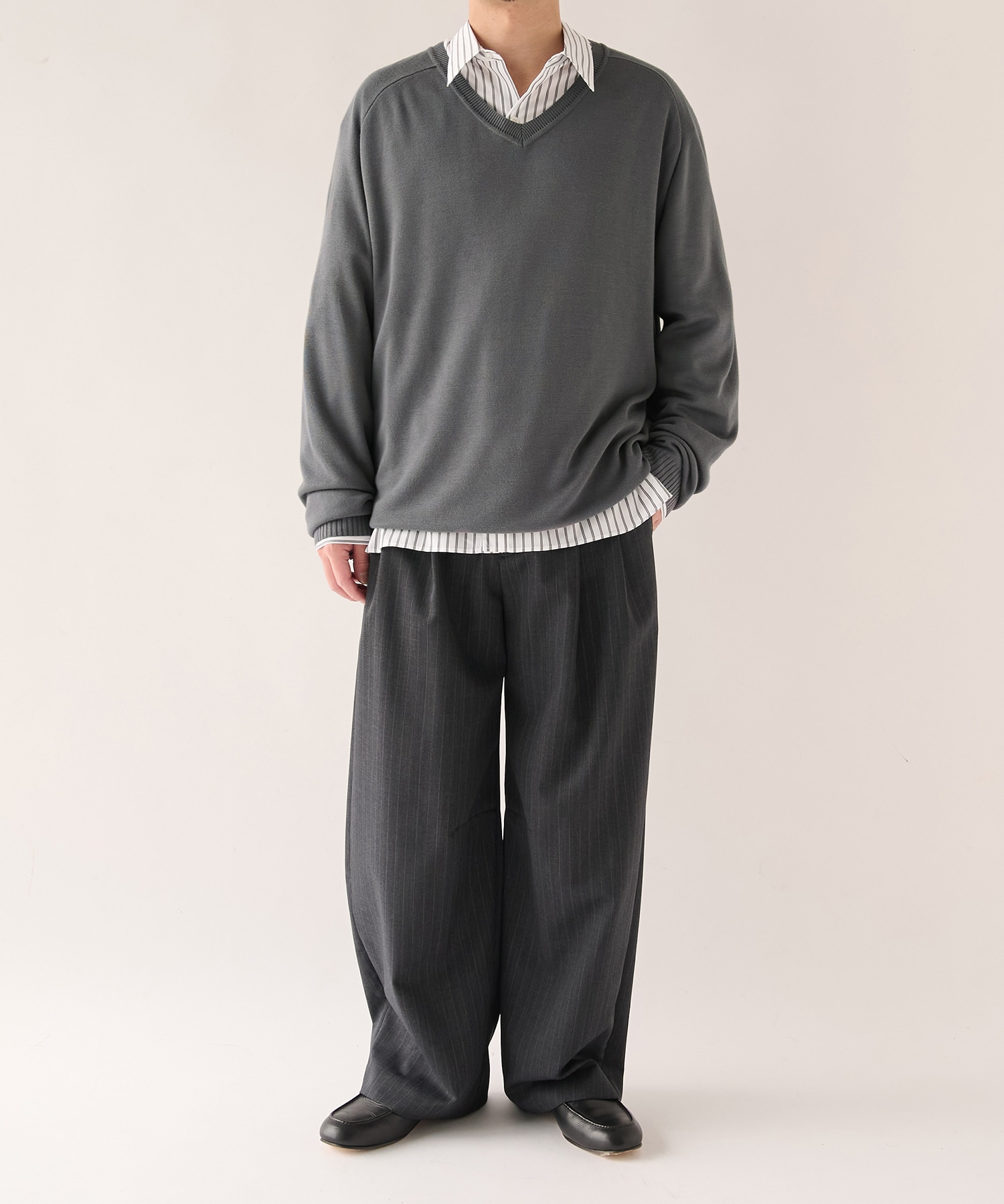 Smooth Silky V neck Knit STUDIOUS