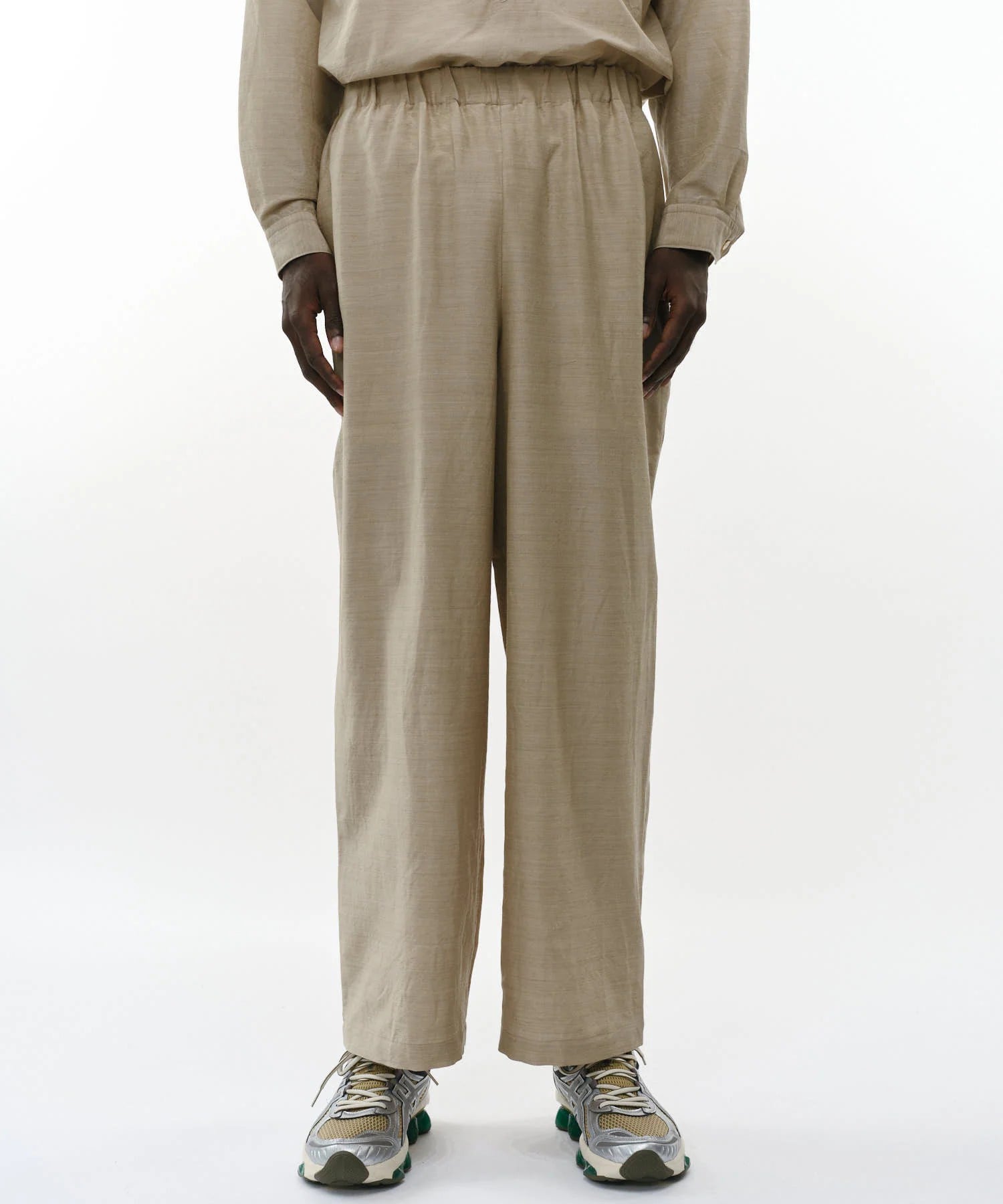 ウールシルクフェザークロス / ワイドシリンダーフィットイージーパンツ MARKAWARE/marka