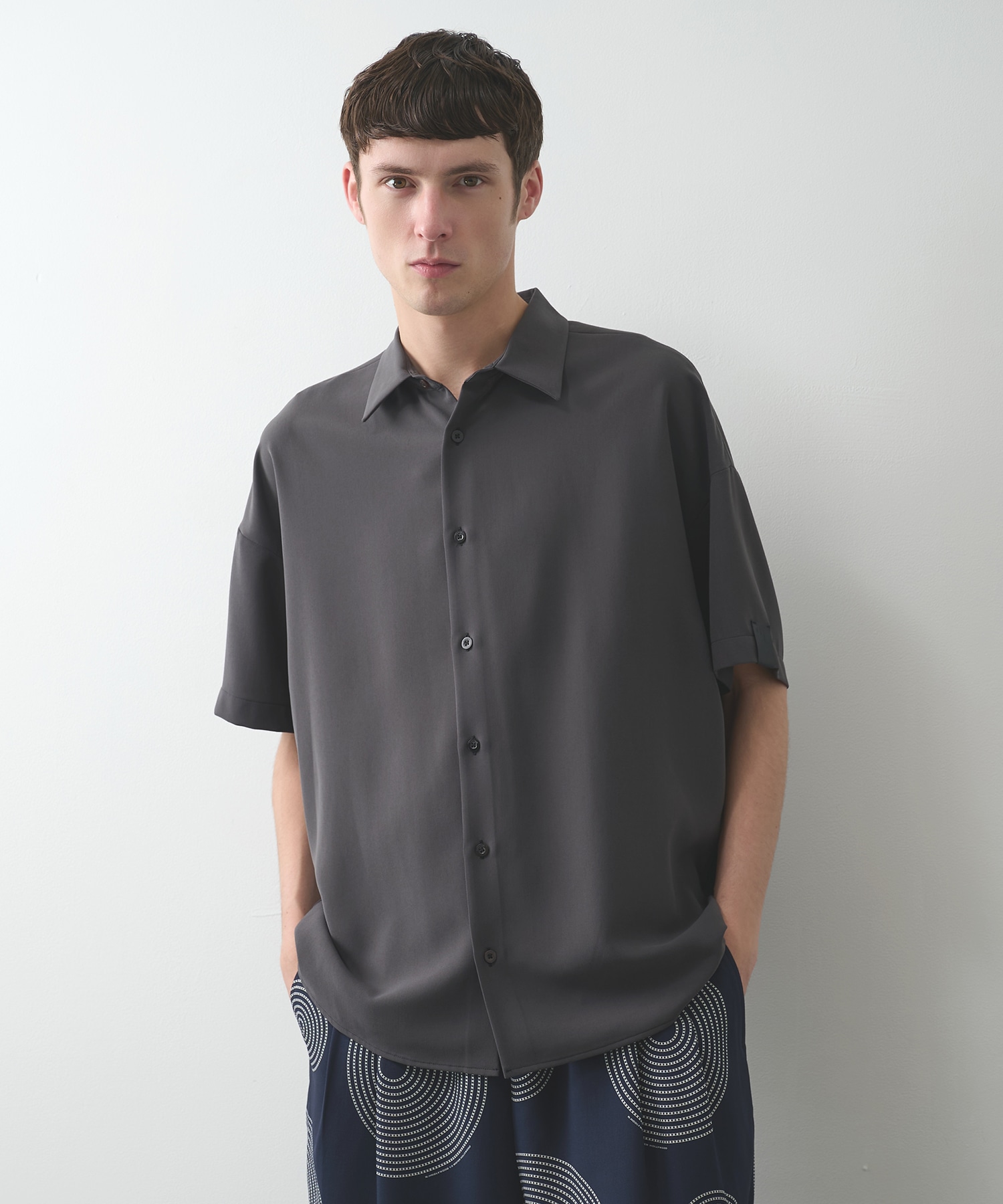 2261-SH55-011 S/S SHIRT N.HOOLYWOOD