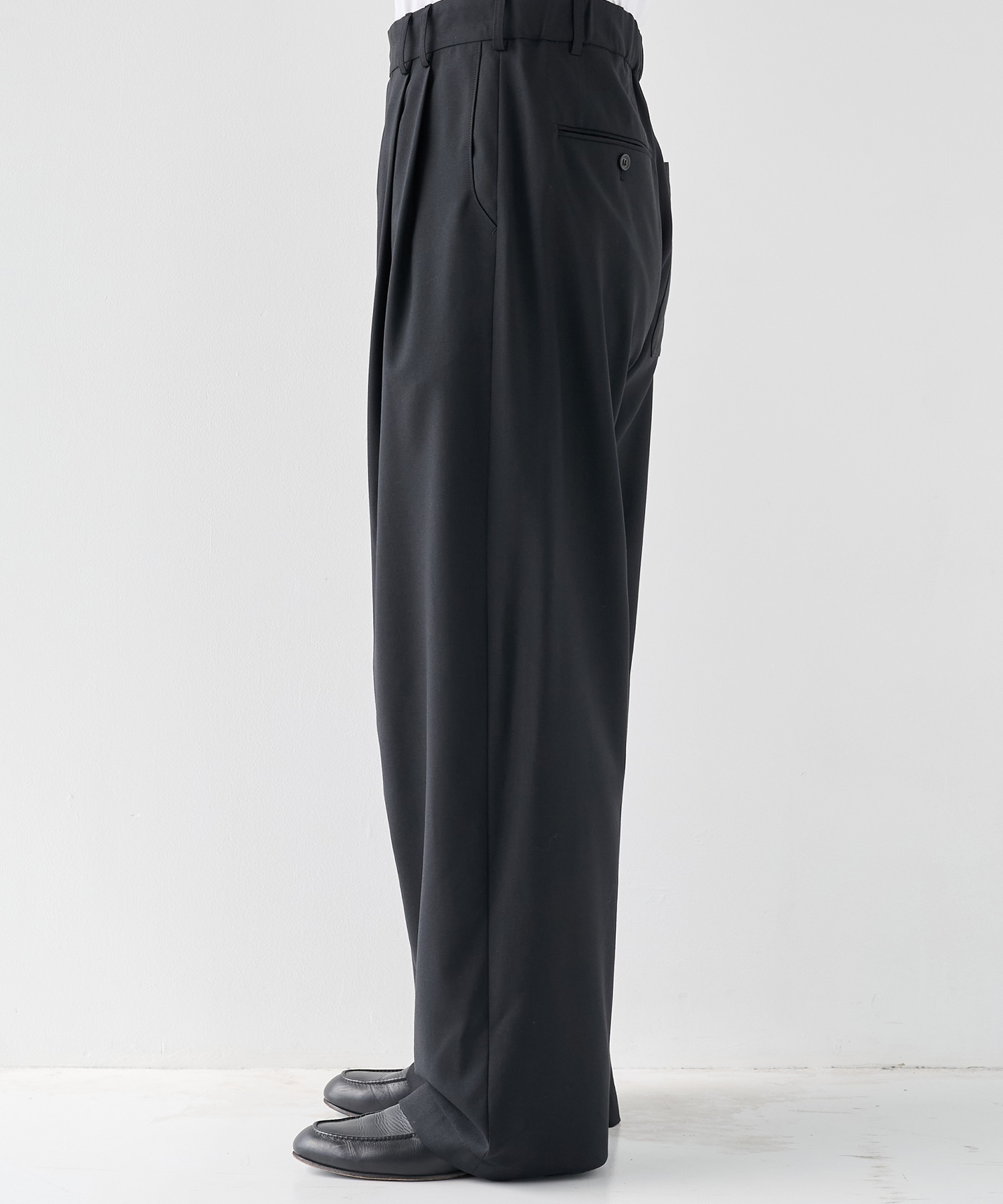 2Tuck Curve Slacks STUDIOUS