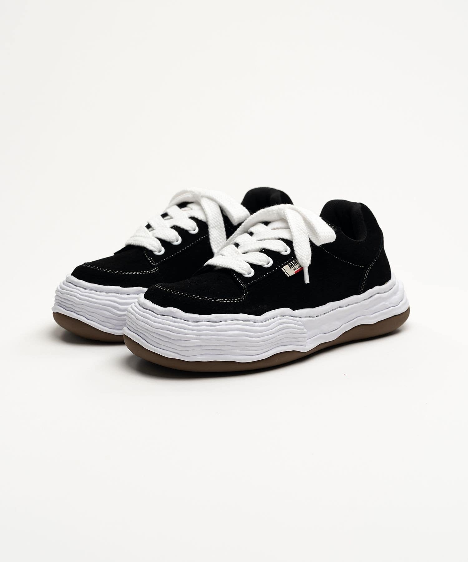 OLIVER / original sole suede Low-Top sneaker Maison MIHARA YASUHIRO