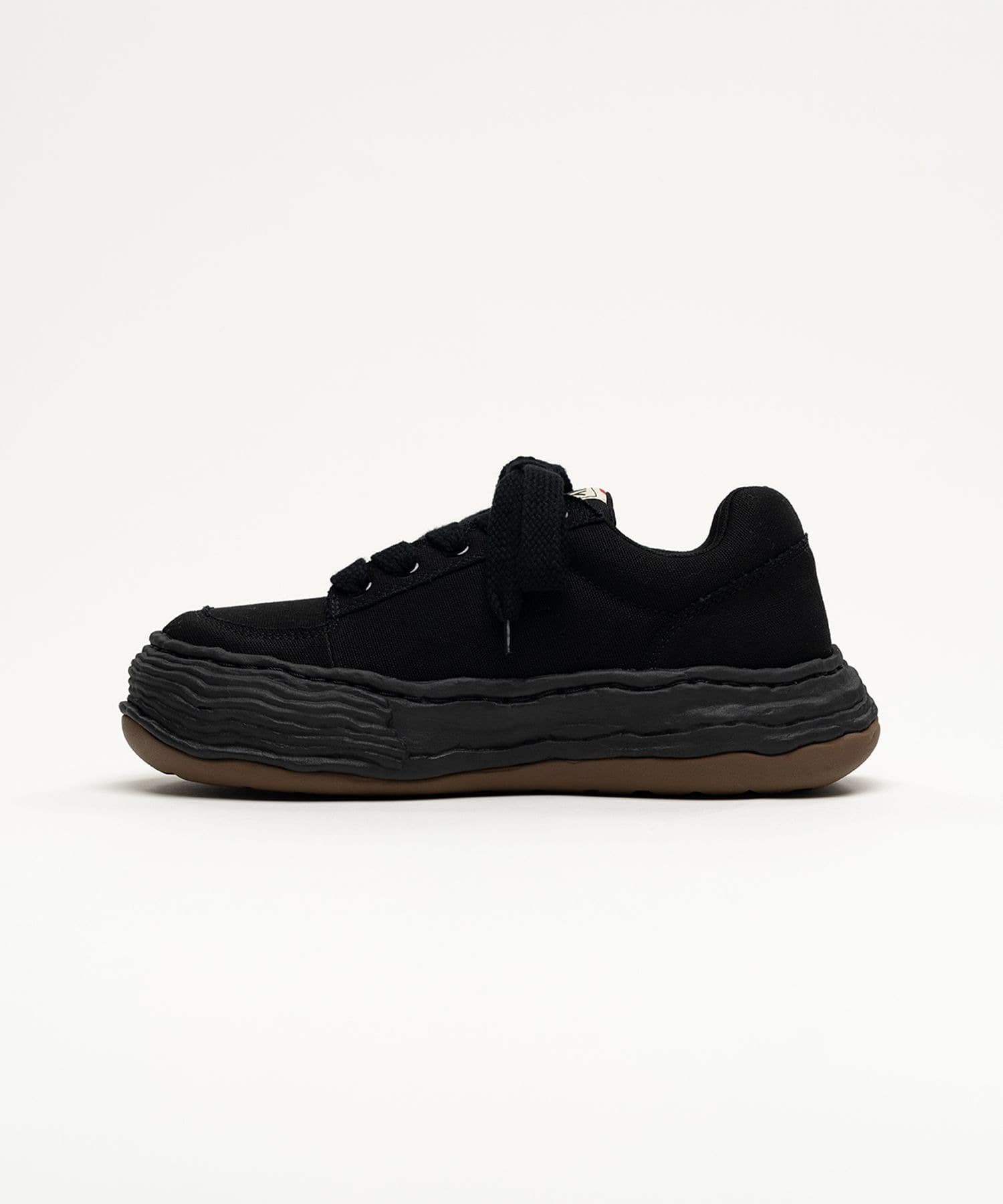 OLIVER / original sole canvas Low-Top sneaker Maison MIHARA YASUHIRO