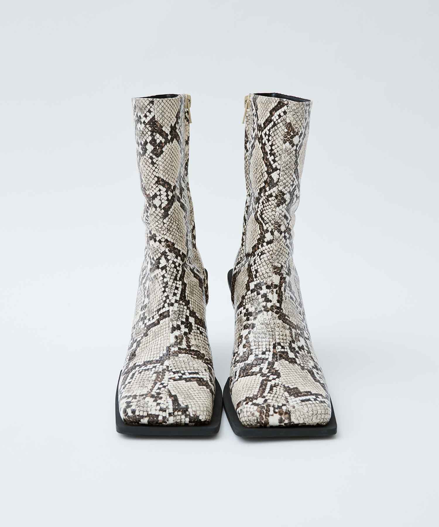 Square Toe Boots STUDIOUS