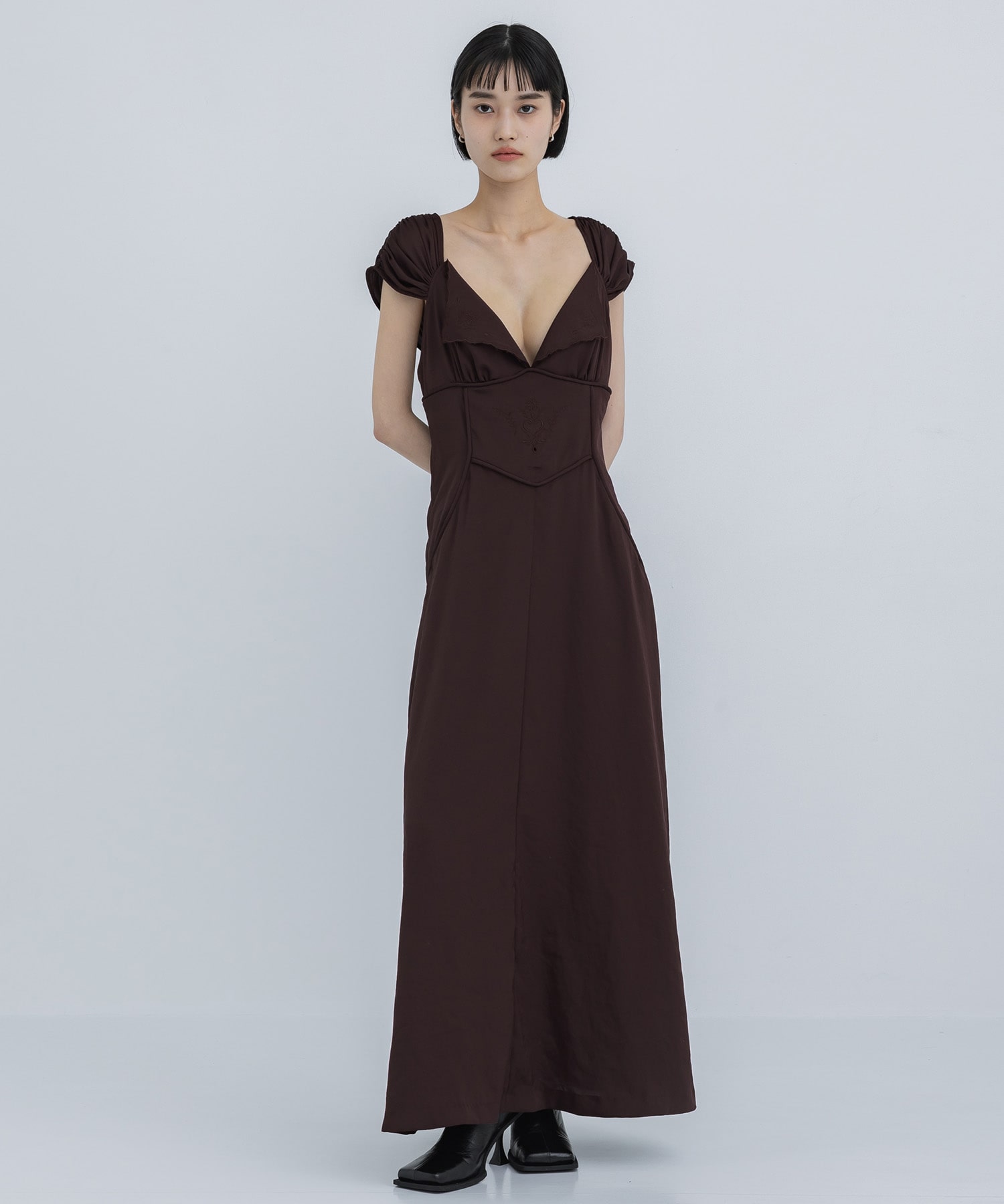 EMBROIDERED V-NECK MIDI DRESS FETICO
