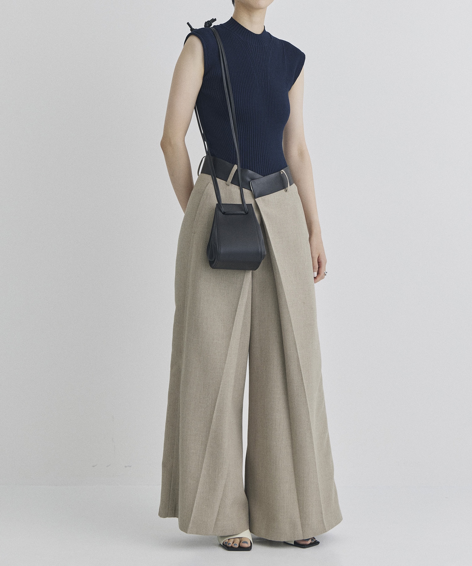 別注レザー巾着BAG COURTNEY ORLA
