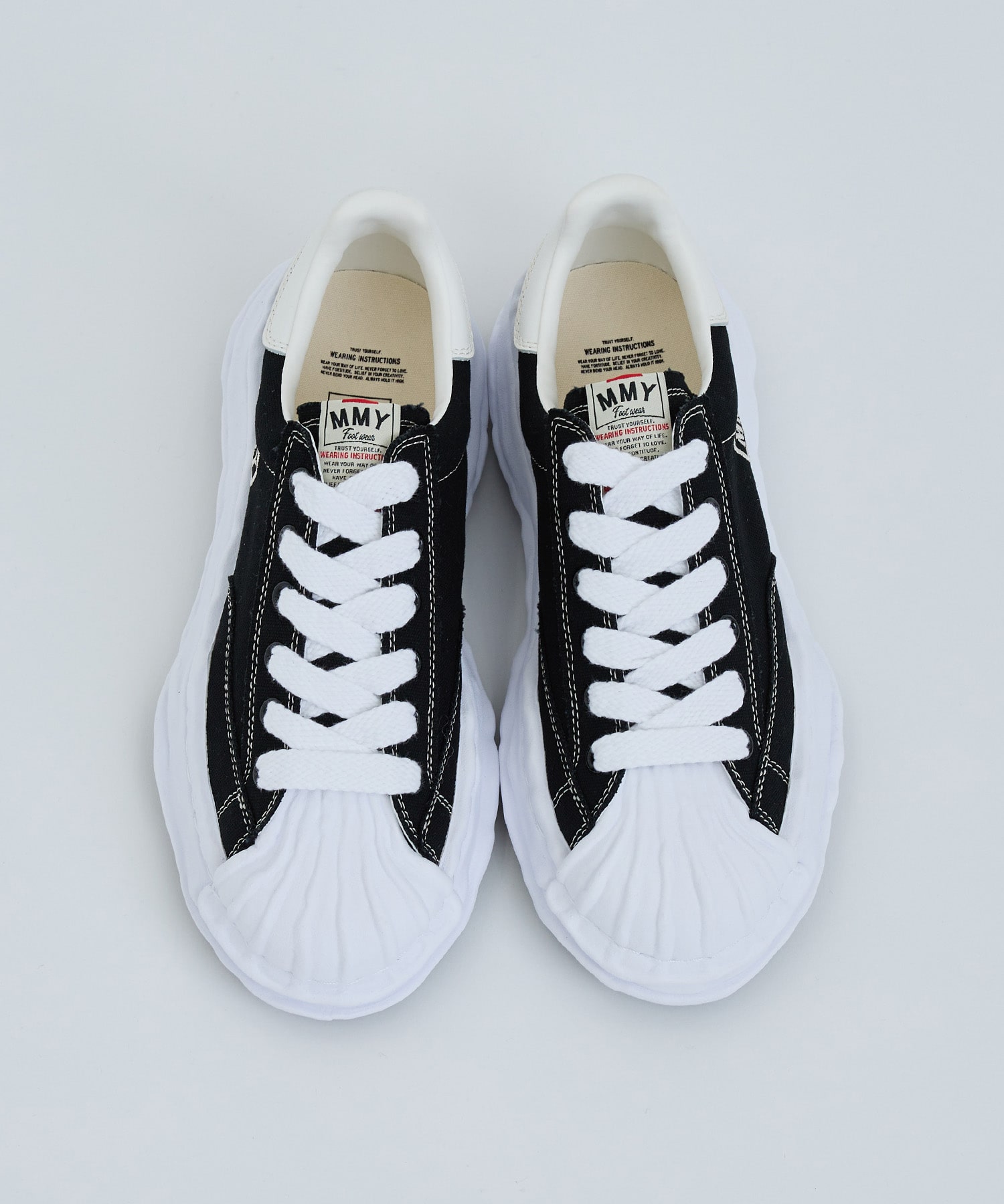 BLAKEY Low original sole canvas low top sneakers Maison MIHARA YASUHIRO