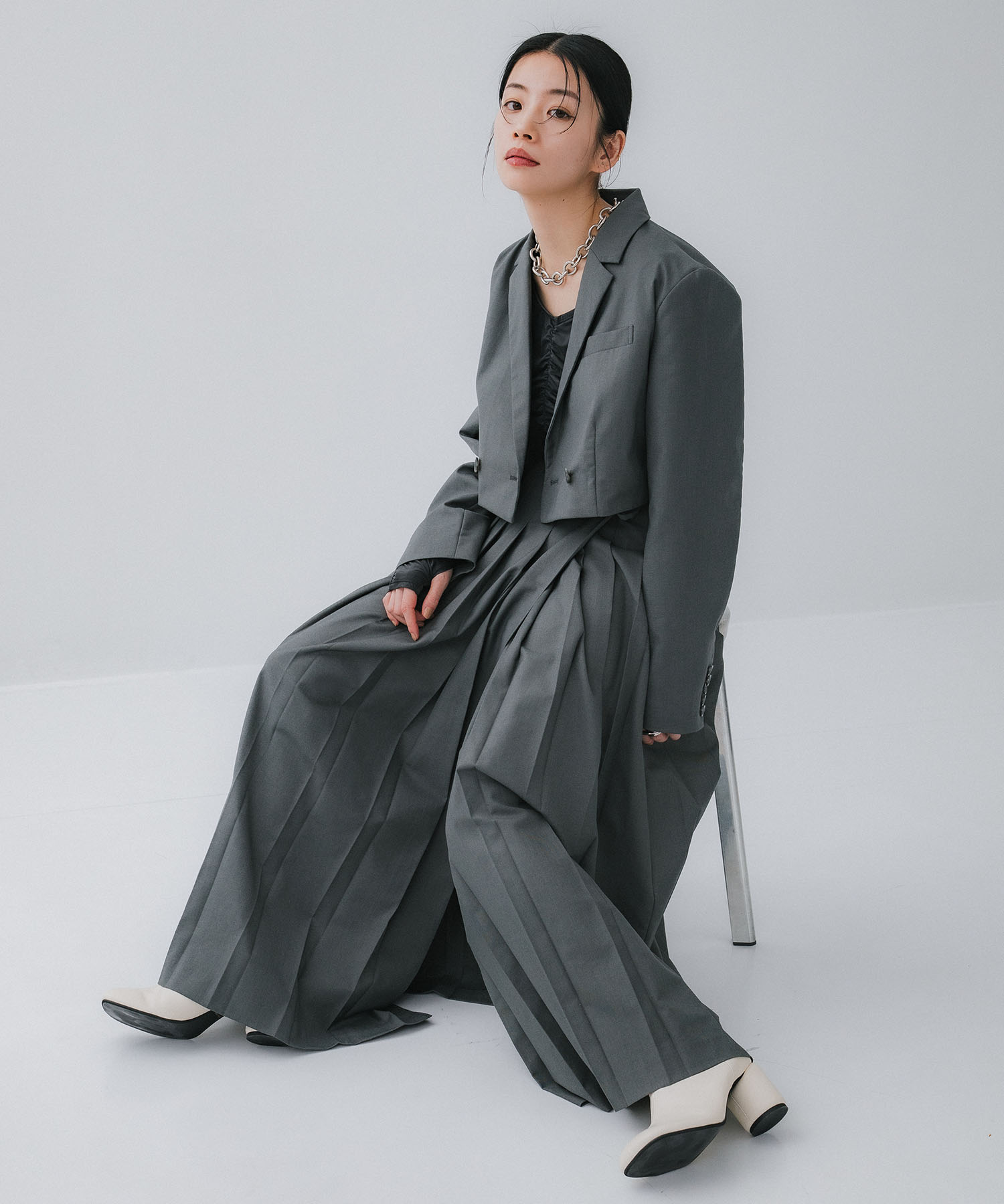 SHORT JACKET WITH PLEATS WRAP SKIRT AMERI