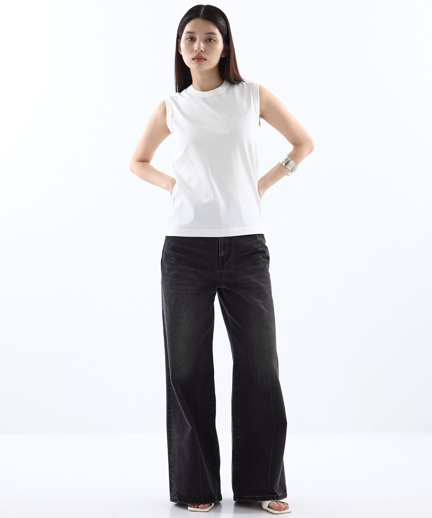 REFINA SLEEVELESS T-SHIRT CINOH