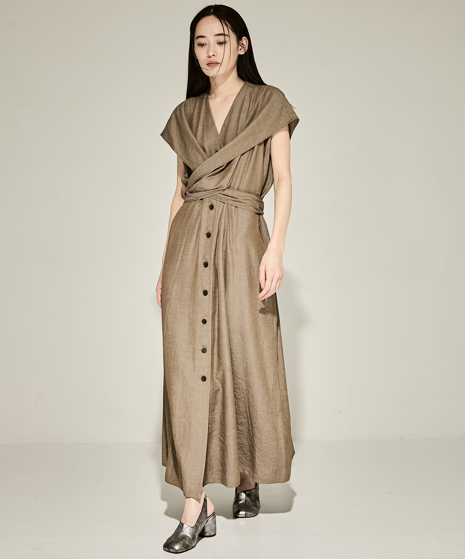 Valeria knot panel dress KH AKIRANAKA
