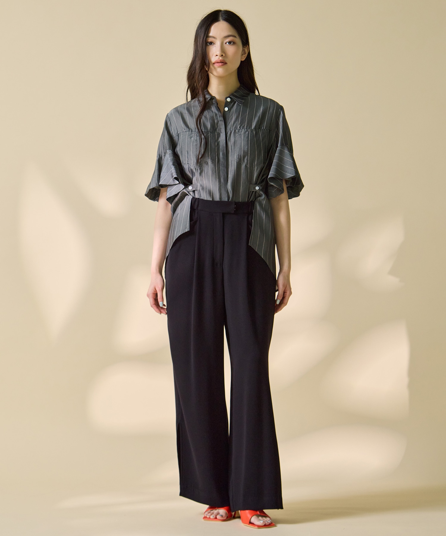 BACK SATIN SIDE SLIT PANTS STUDIOUS
