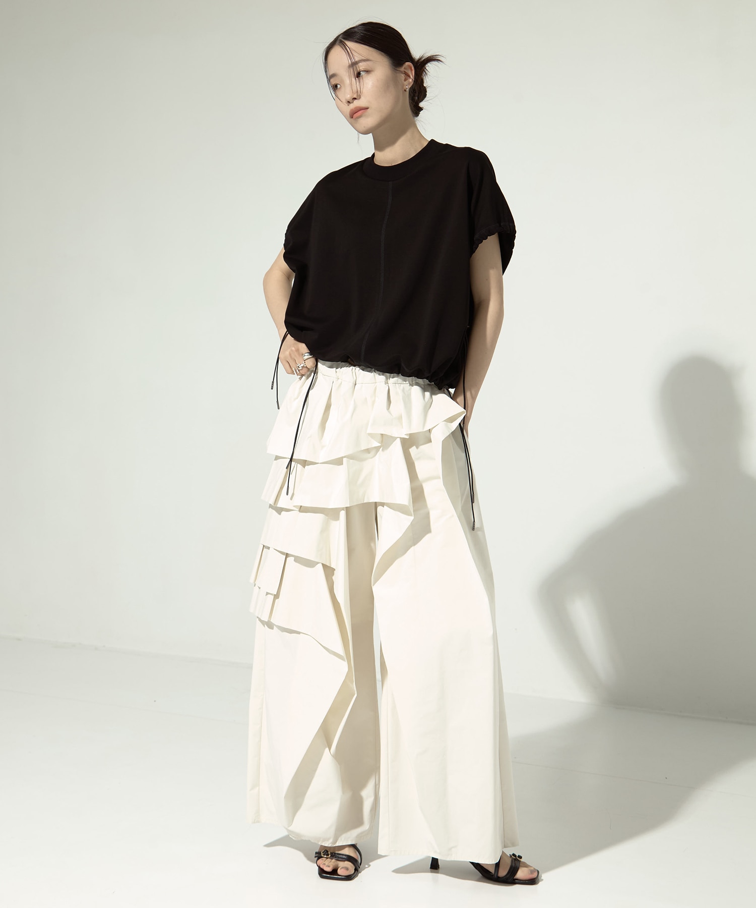 別注RUFFLE PANTS TAAKK
