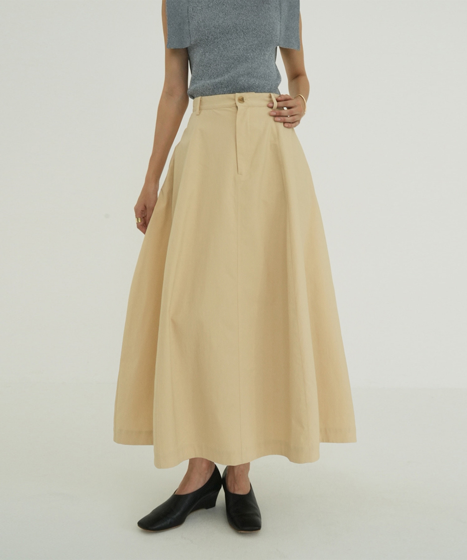 COCOON LINE VOLUME SKIRT CLANE
