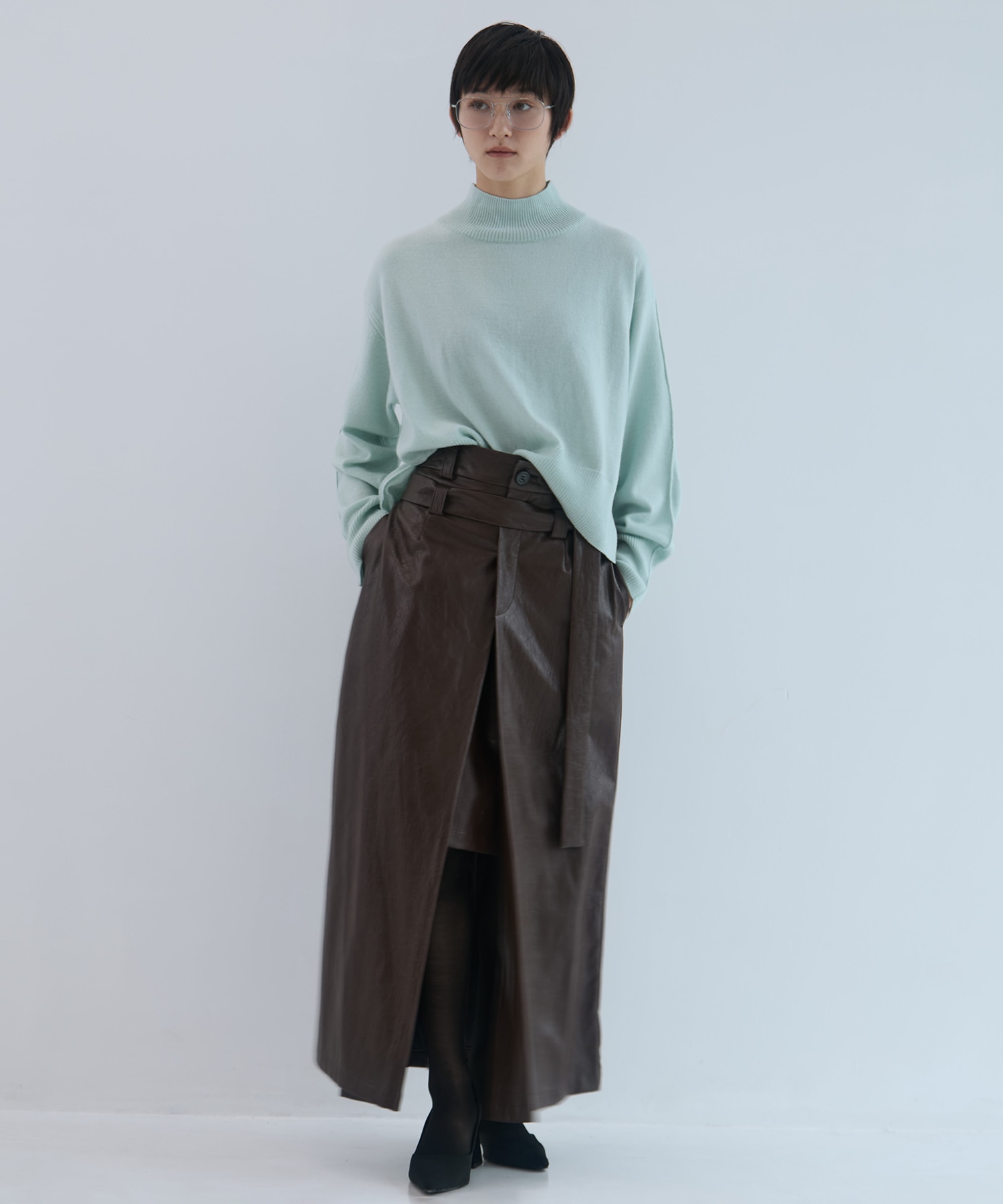 Merino Wool Turtle Neck Knit STUDIOUS