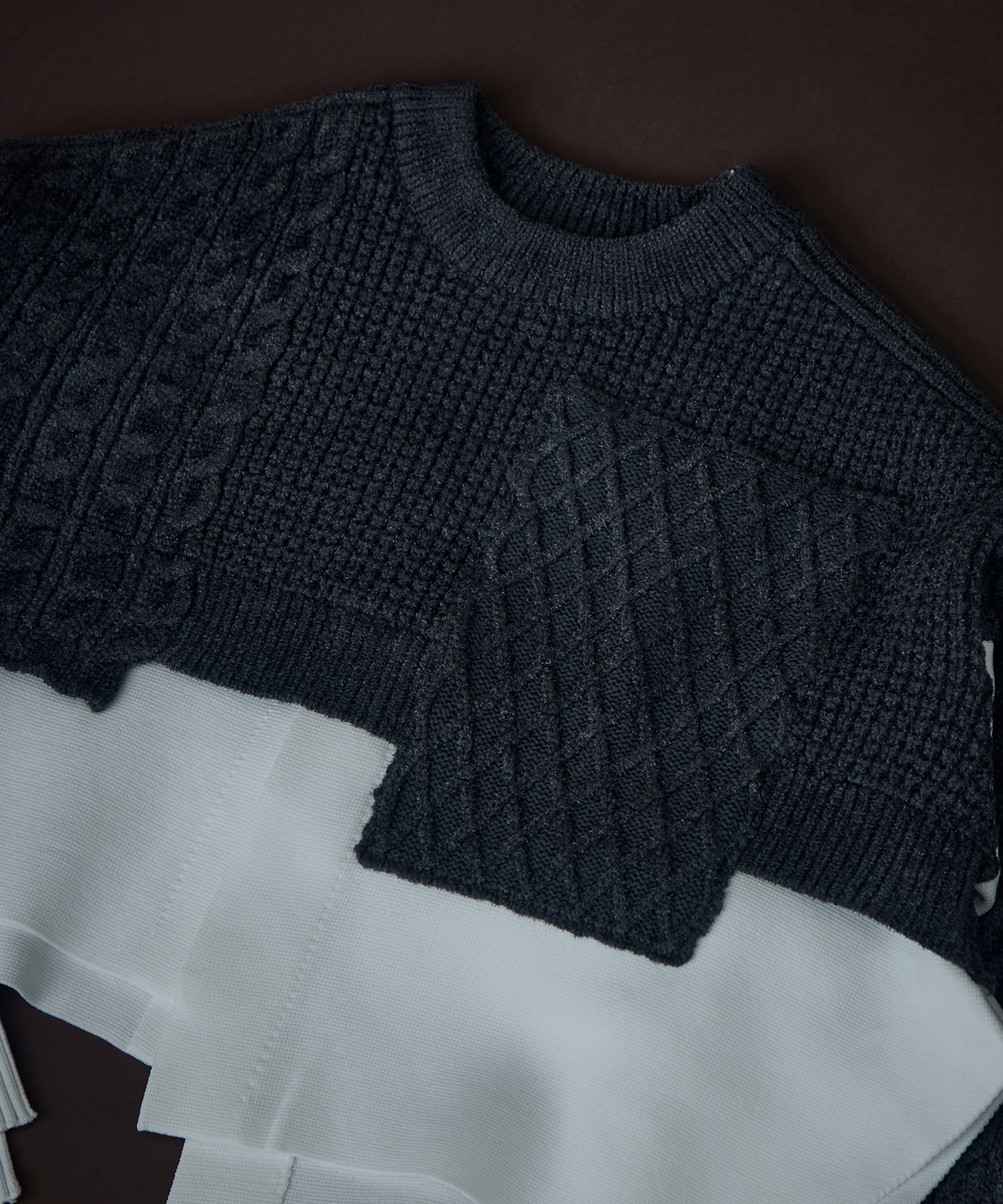CABLE LAYER SHORT KNIT TOP UN3D.