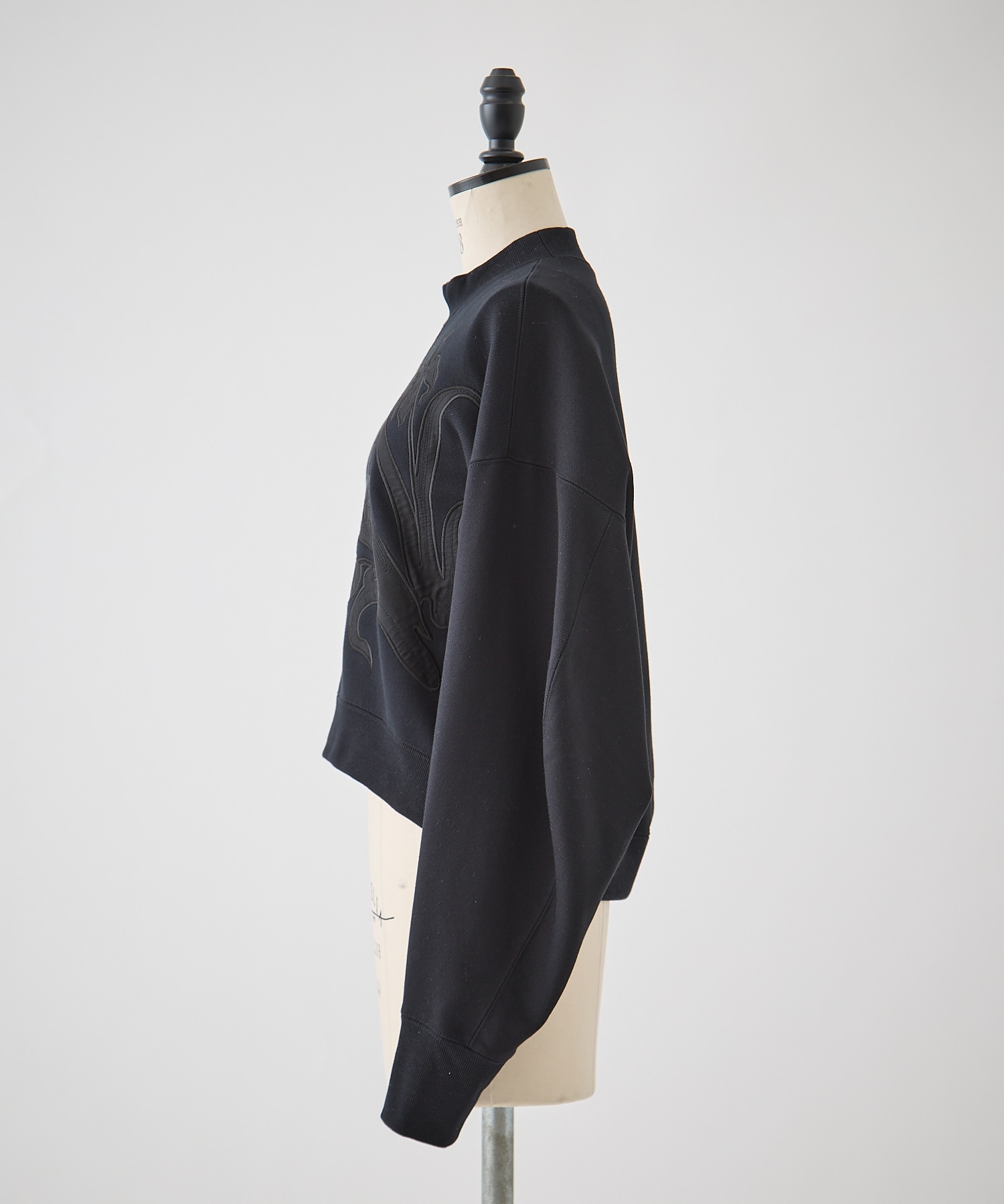 Floral Embroidery Short Sweat Top Mame Kurogouchi