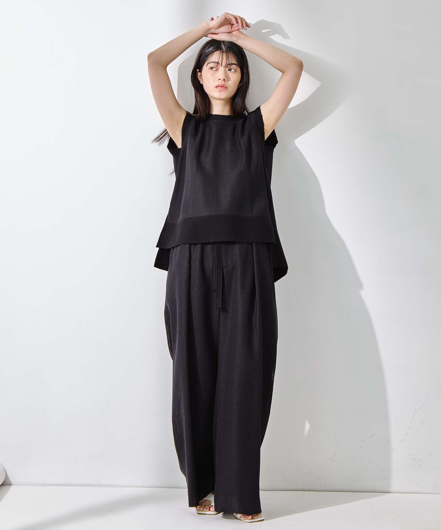 Sleeveless Washable Mesh Blouse STUDIOUS