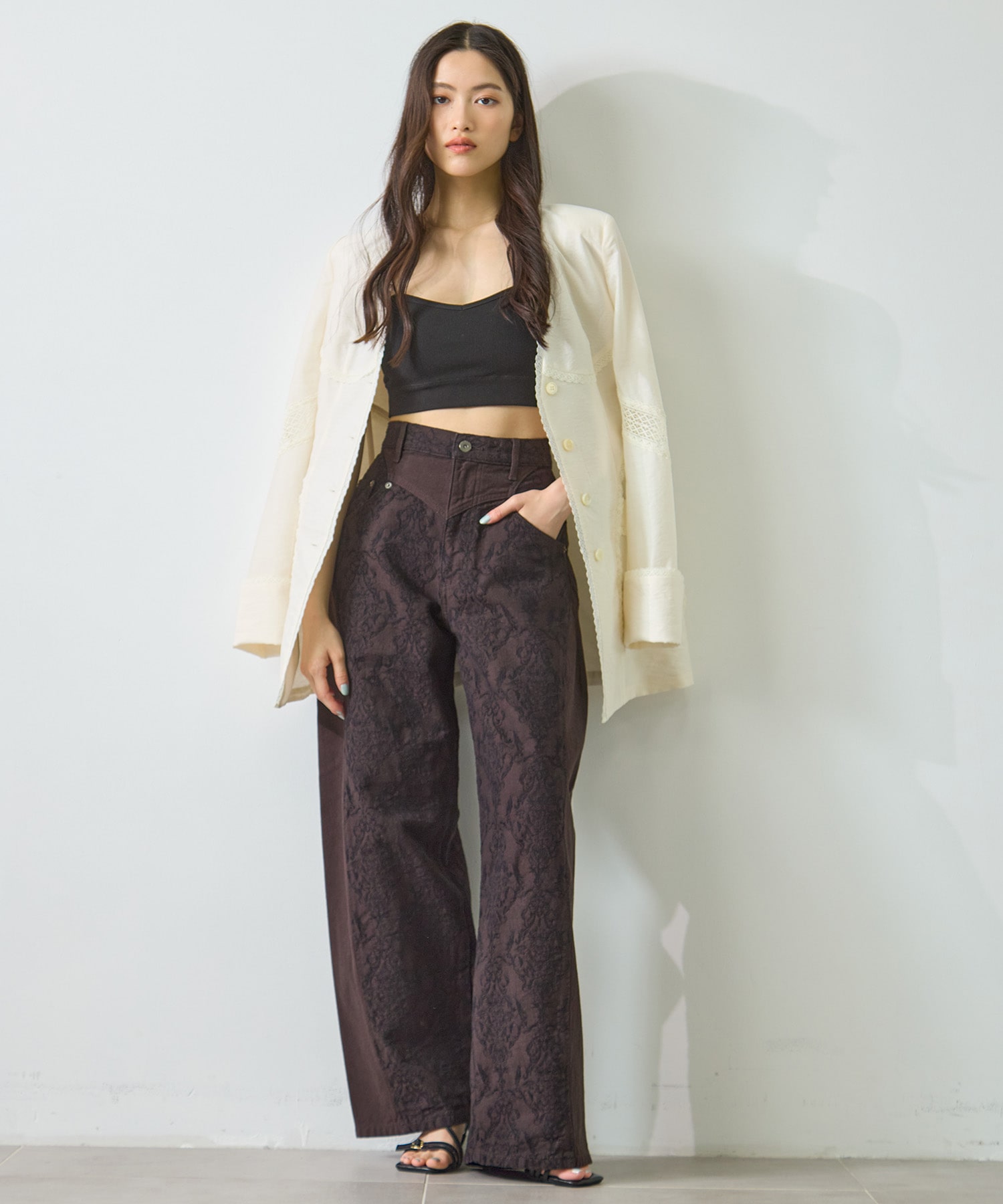 別注 DAMASK-PRINT DENIM CURVE-FIT HIGH-RISE JEANS FETICO