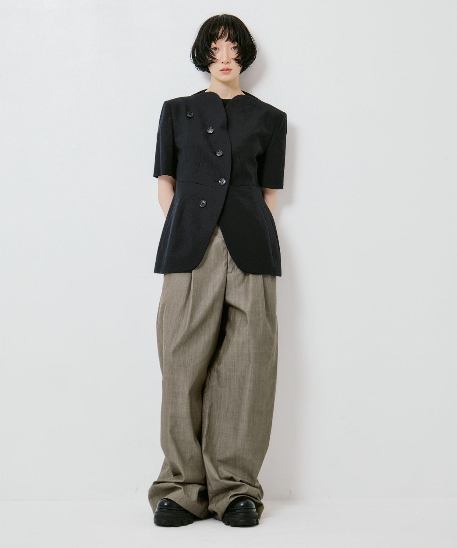 Sesilia half sleeve jacket AKIRANAKA