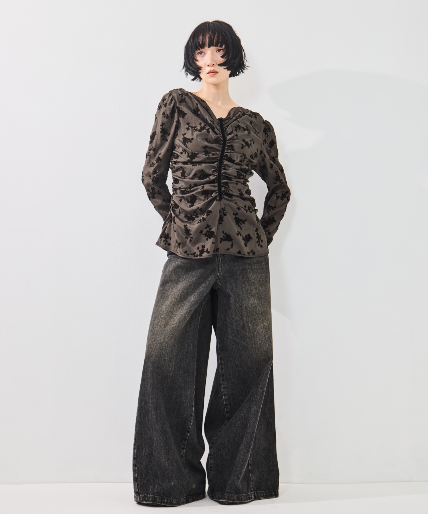 FLOCKED ROSE PRINT GATHERED BLOUSE FETICO
