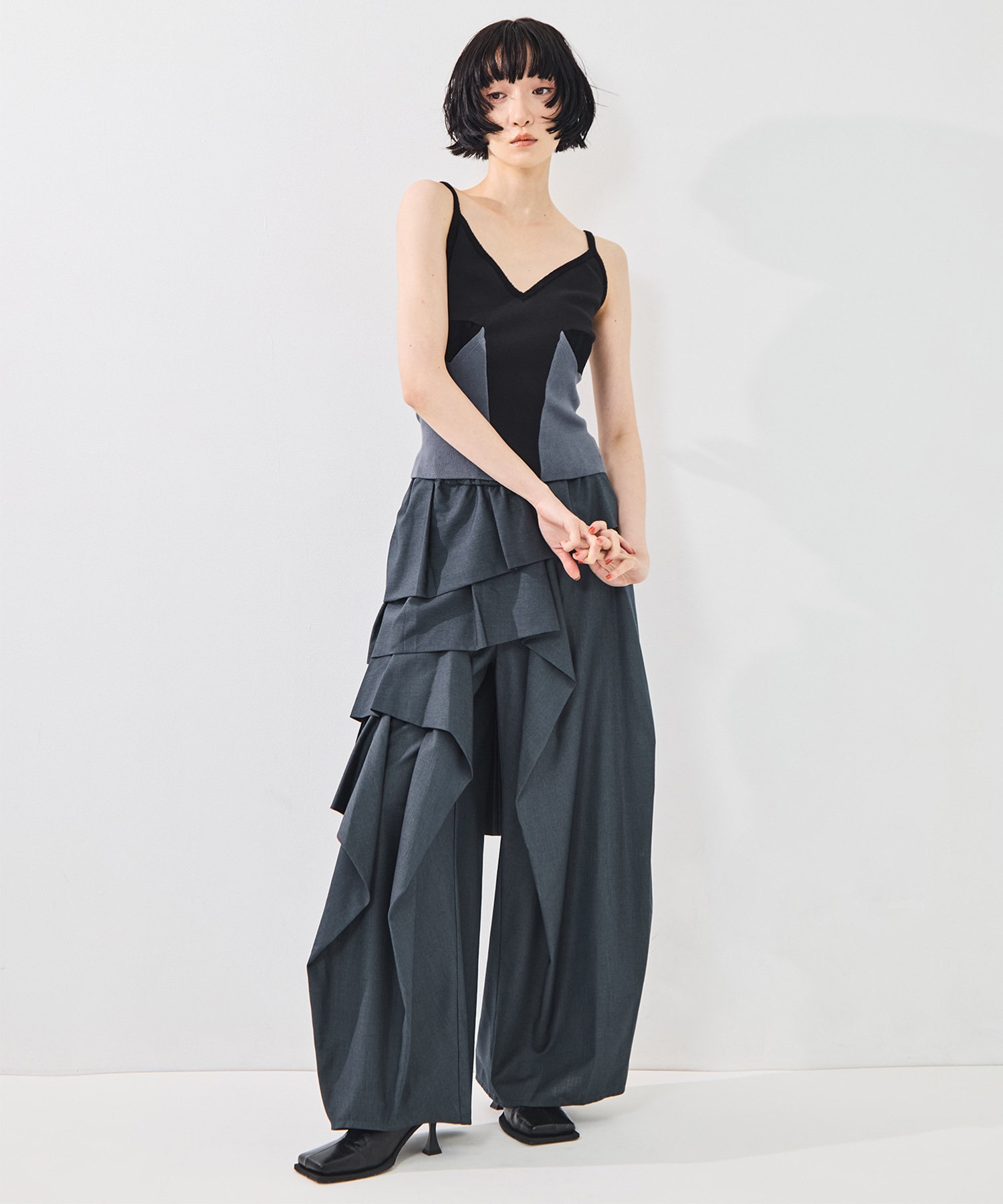 RUFFLE PANTS TAAKK