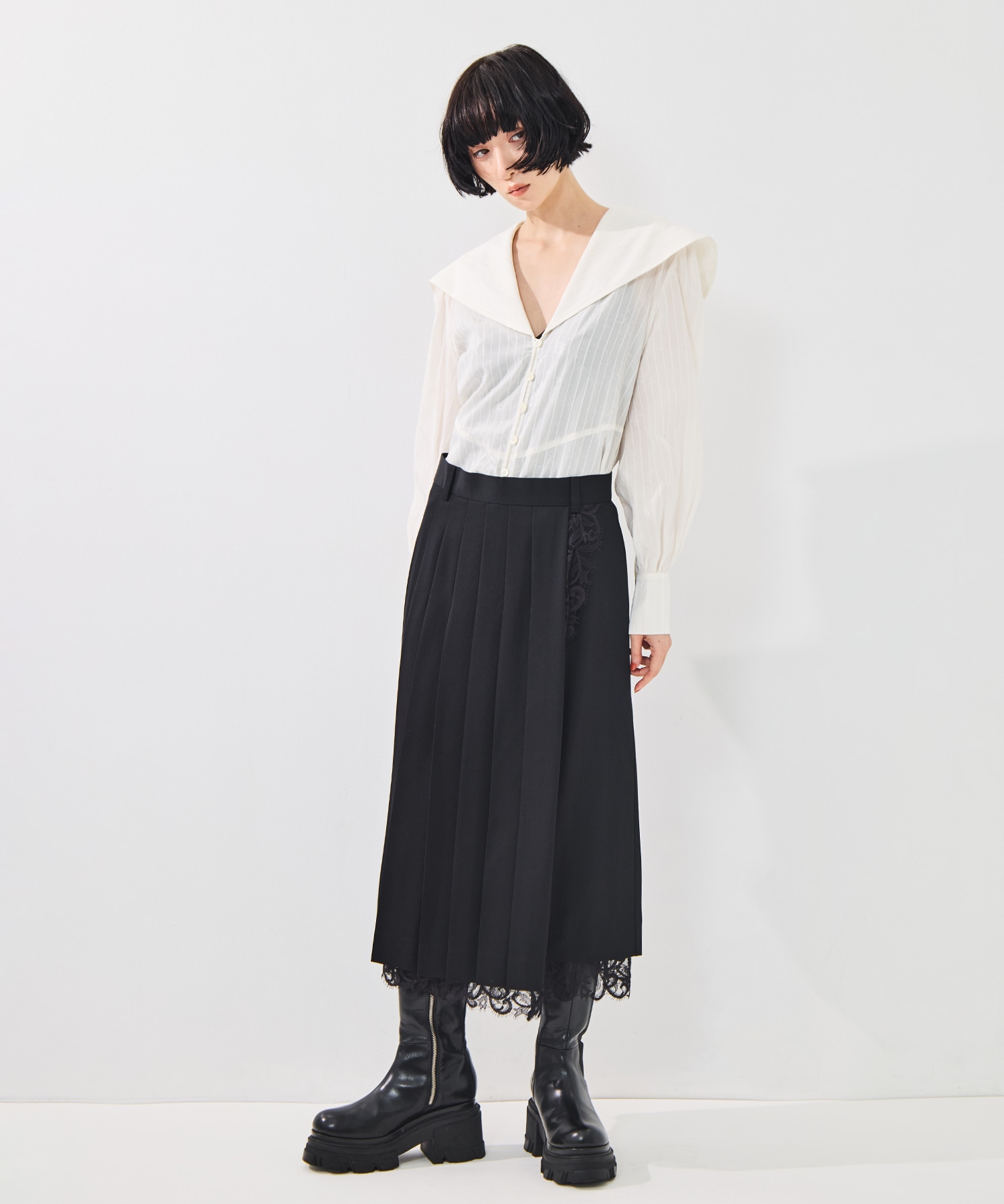 FINE WOOL PLEATED SKIRT WITH LACE TRIM FETICO