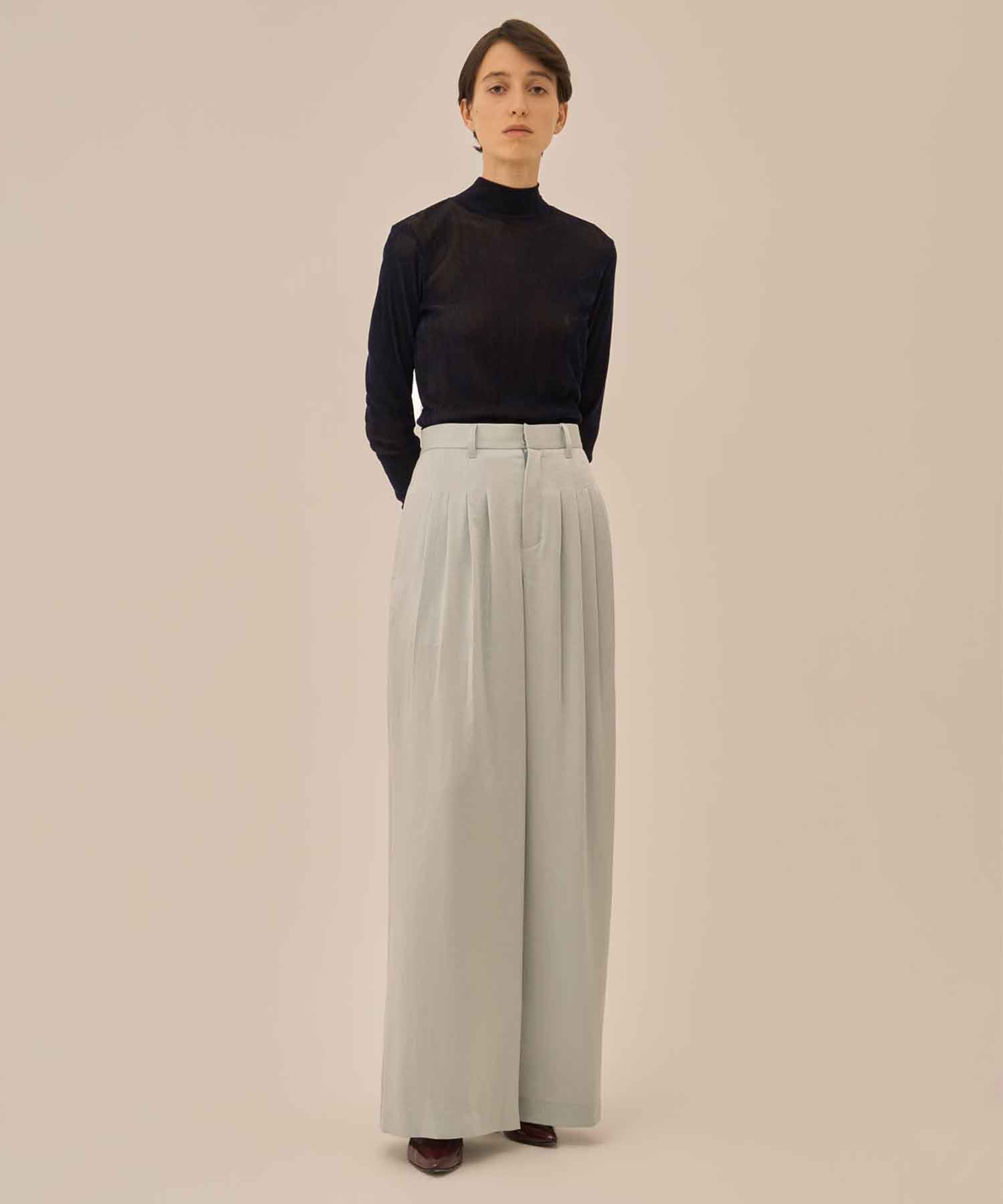 Karina tuck pants AKIRANAKA