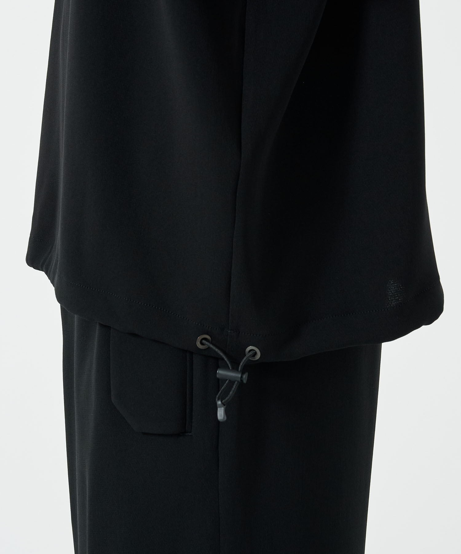 ESSENTIAL HALF ZIP SWEAT SHIRTS STUDIOUS