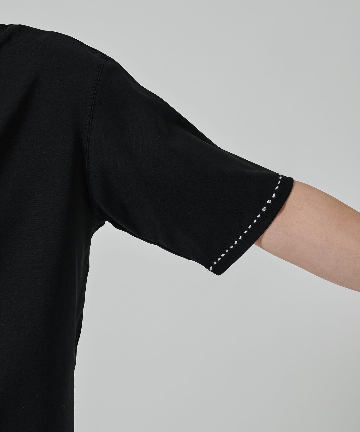 HAND STITCH TEE STUDIOUS