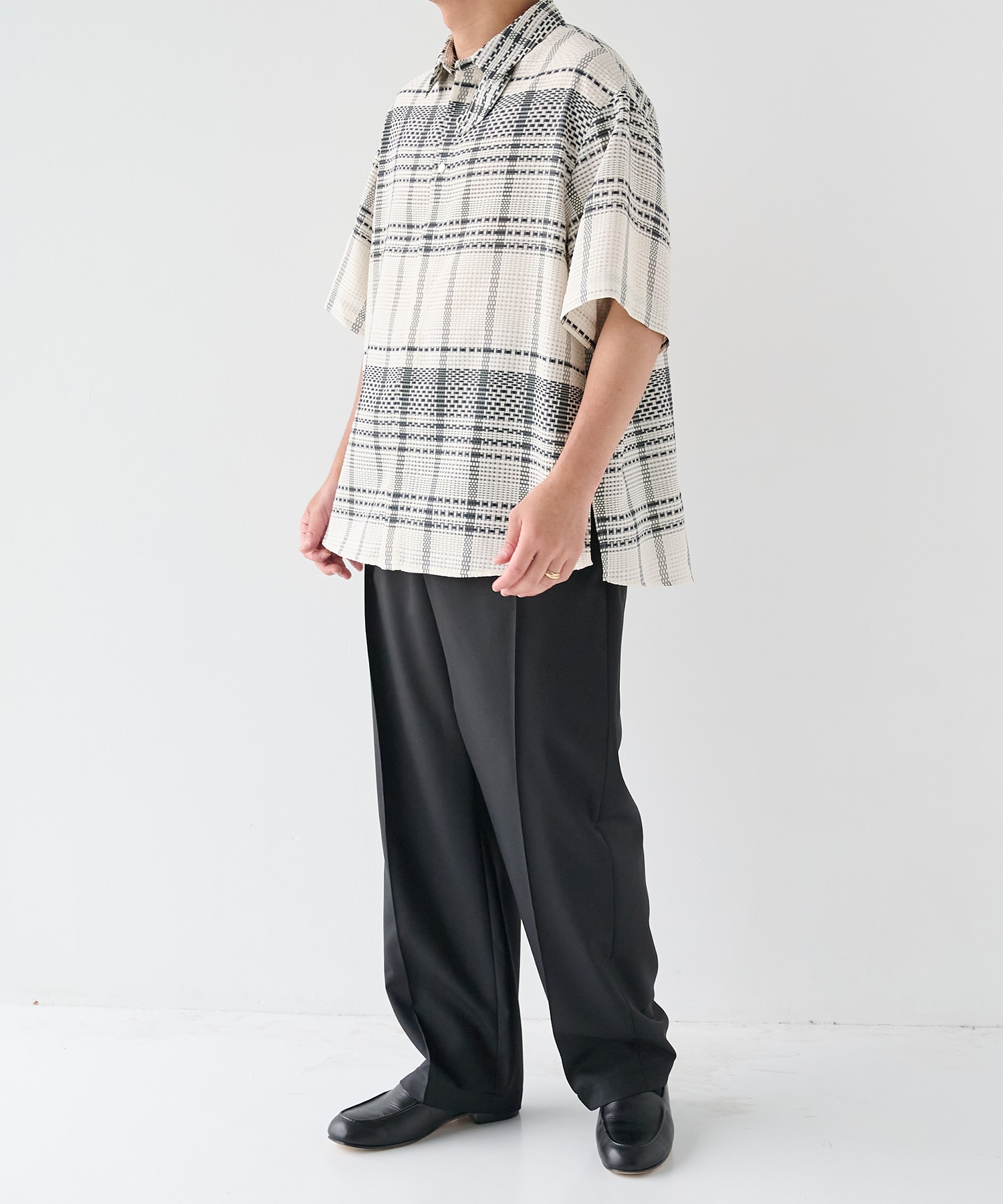 Sheer Tile Check Chin Tab Short Sleeve Shirt CULLNI