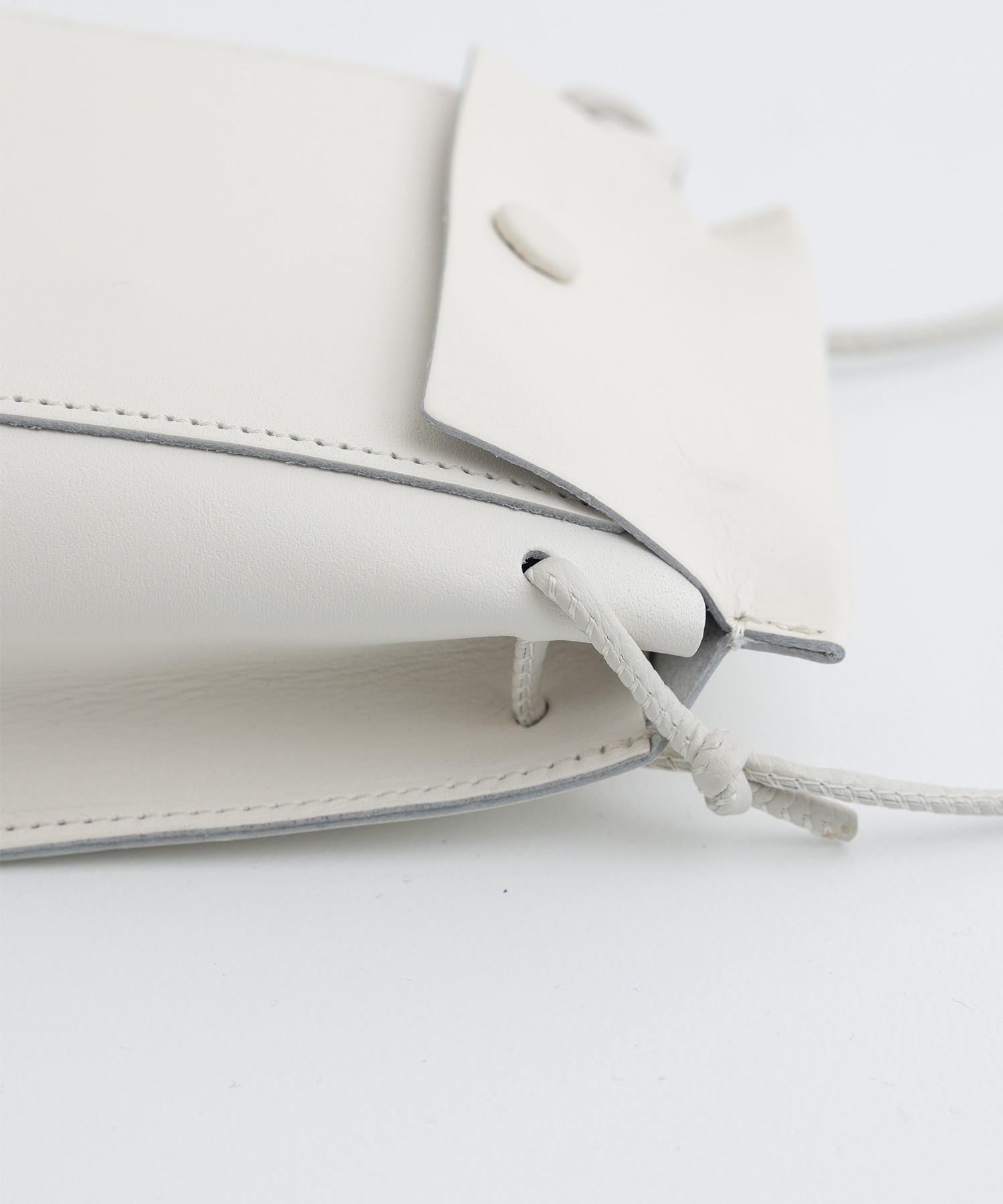 BENT POUCH MARROW