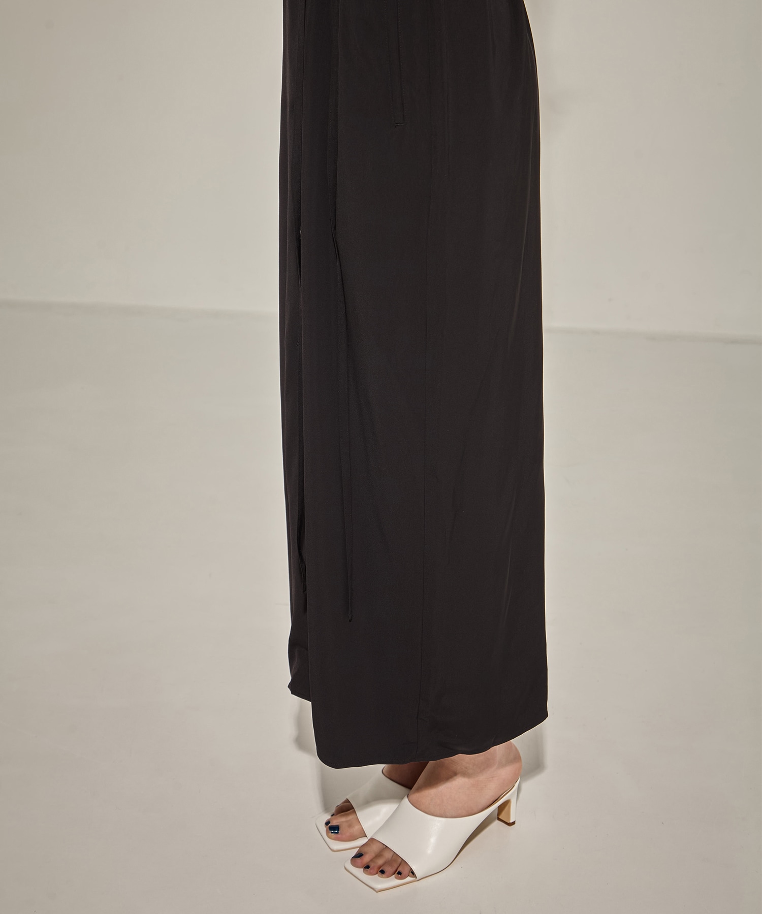 Ana asymmetry dress BE AKIRANAKA